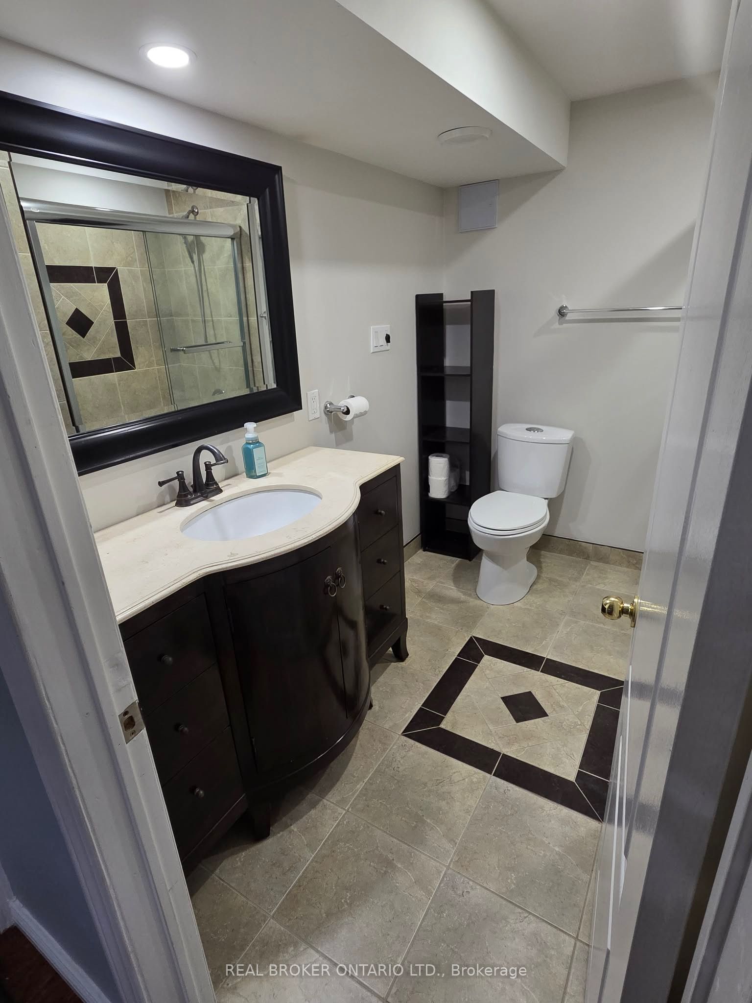 34 Engel Crescent A Property Photo 15