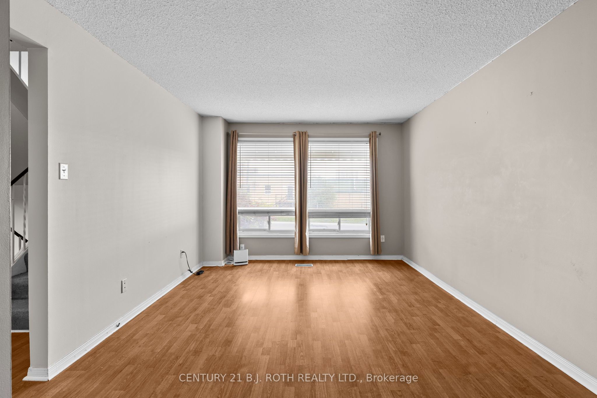 14 Innisfil Street Property Photo 6