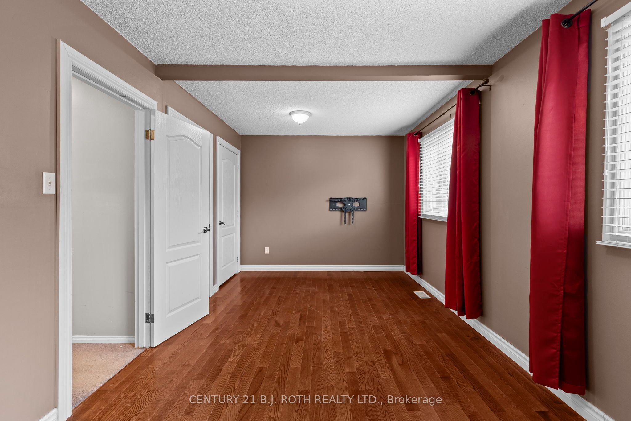 14 Innisfil Street Property Photo 18