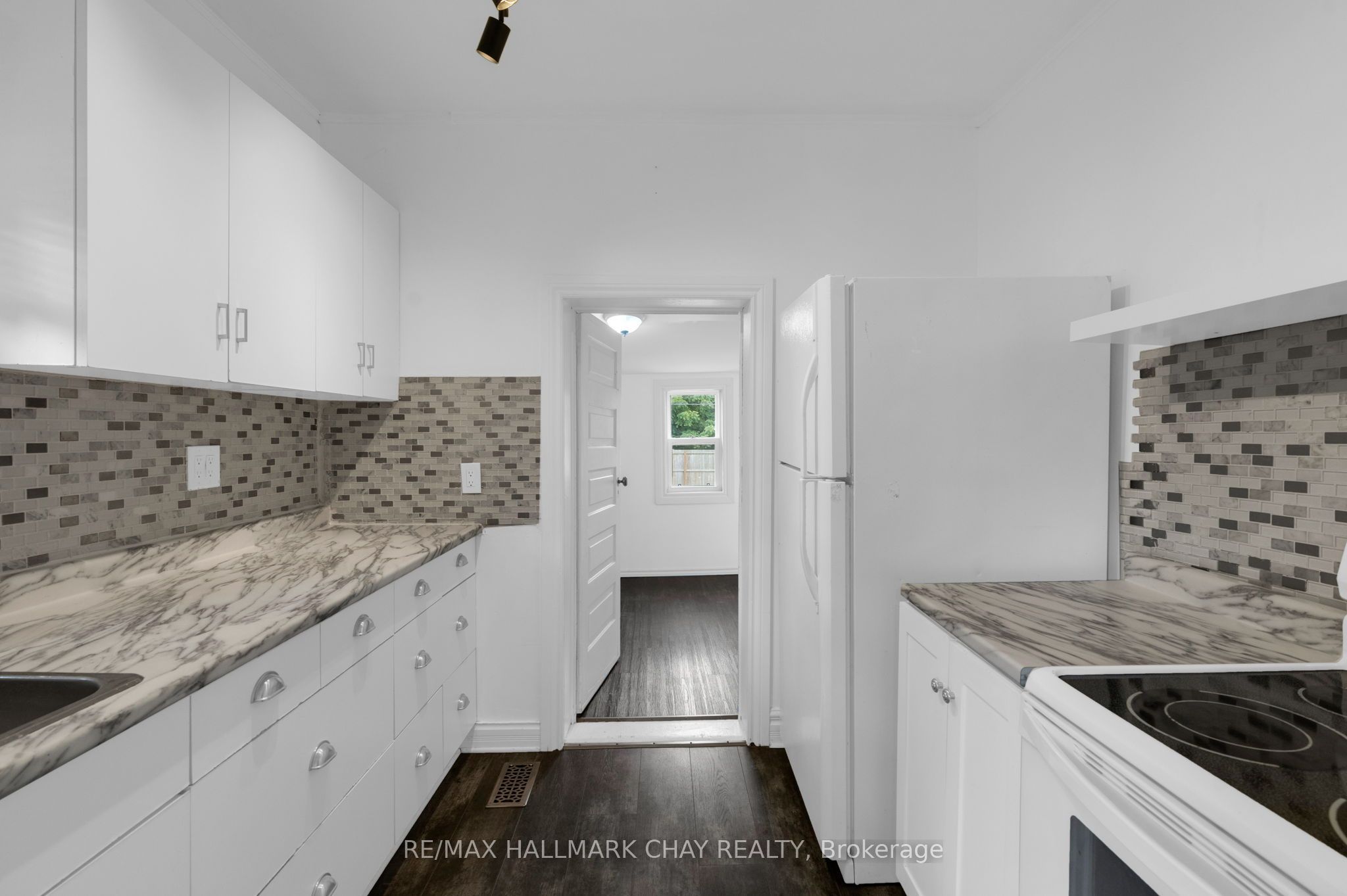 7192 26 Highway Property Photo 15