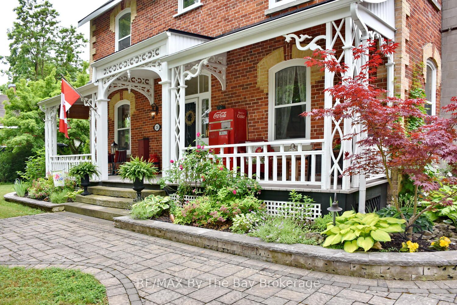 214 Elm Street Property Photo 3