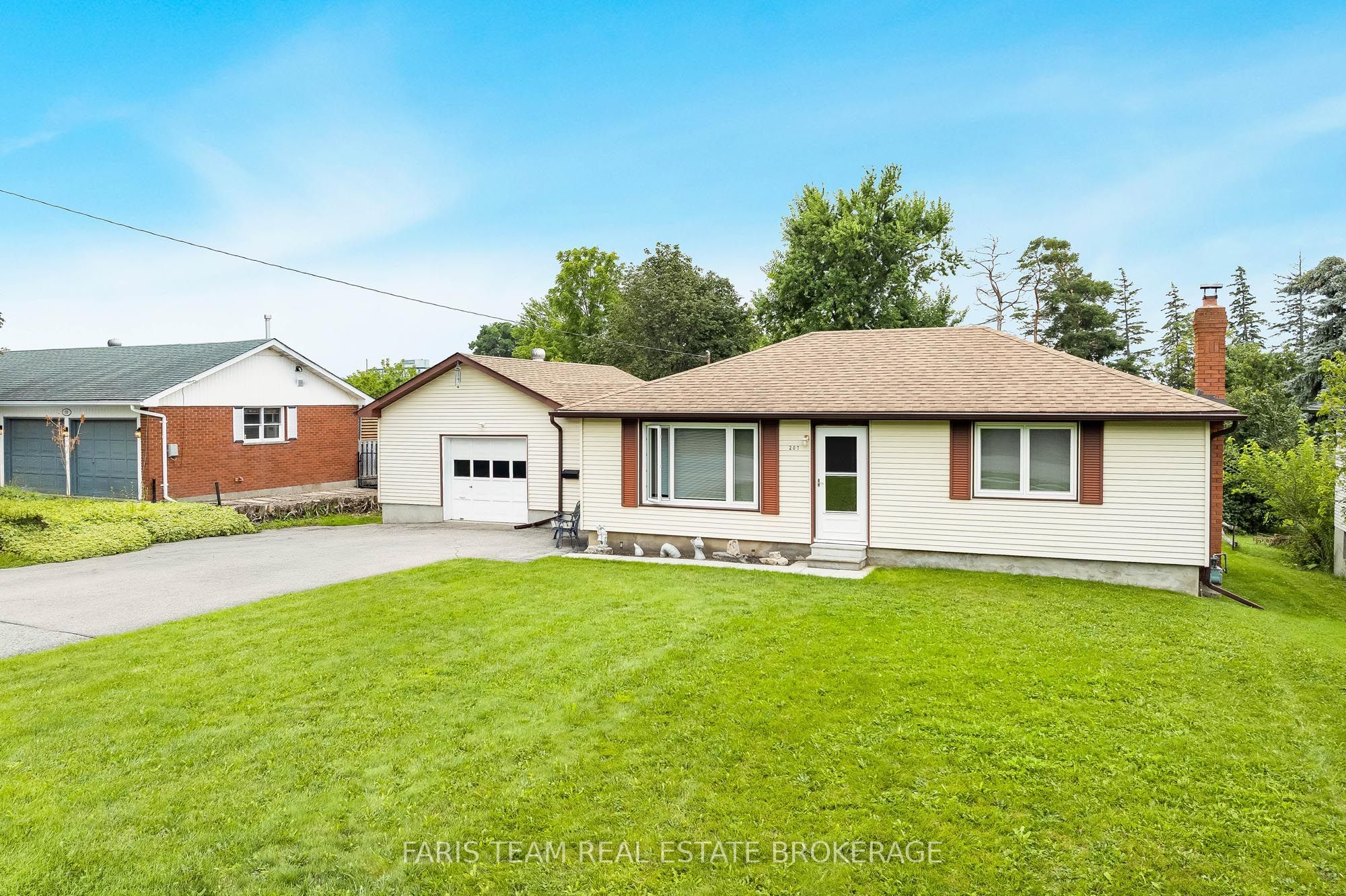 207 Warnica Road Property Photo 3