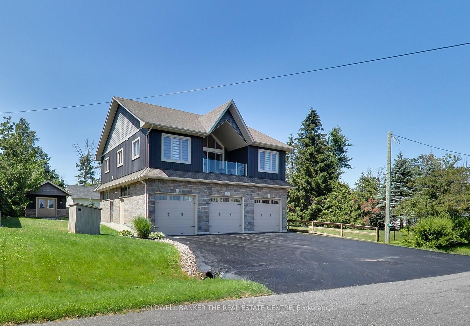 224 Lakeshore Road E Property Photo 1