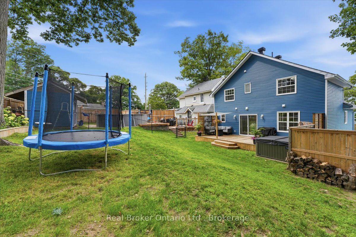 1a Clarence Avenue Property Photo 35
