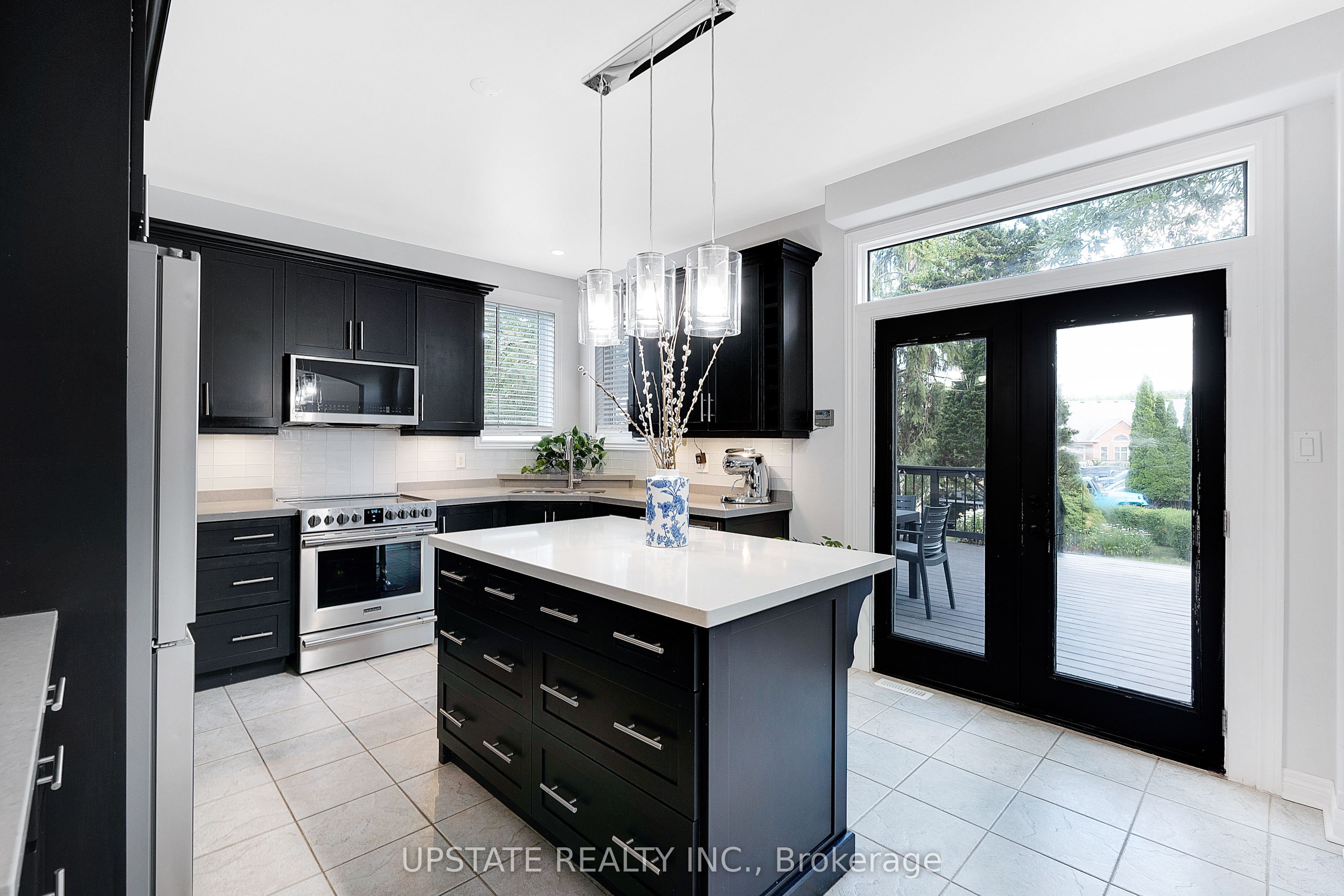 11 Kensington Trail Property Photo 5