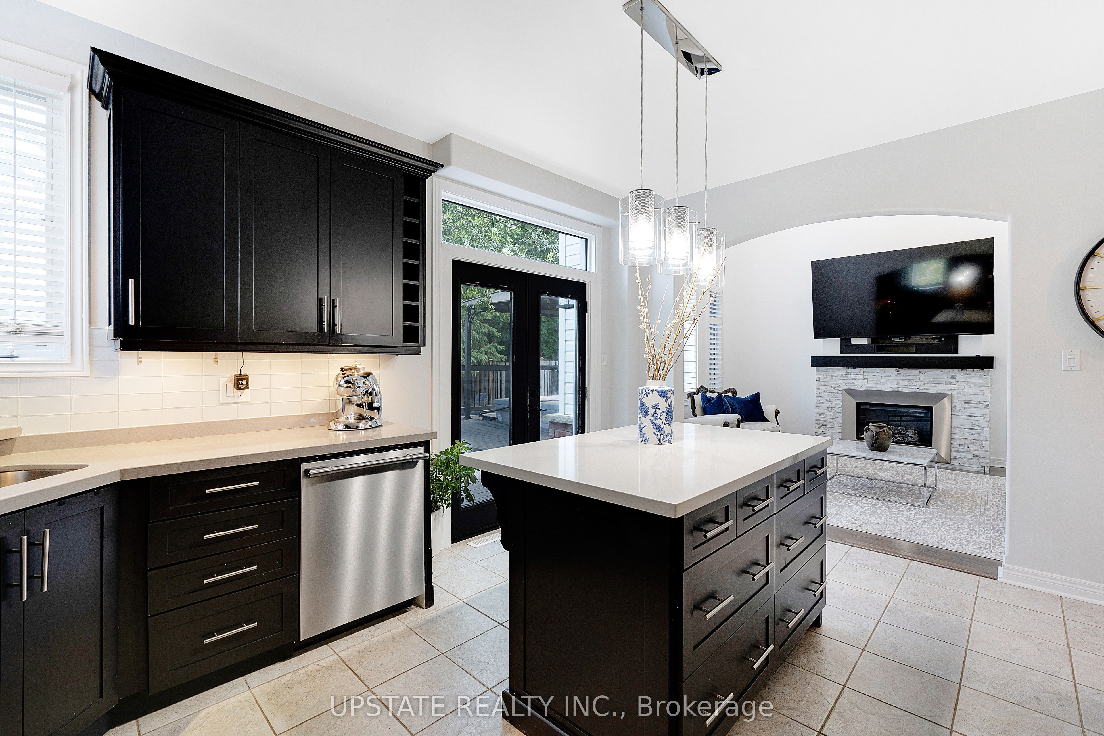 11 Kensington Trail Property Photo 6