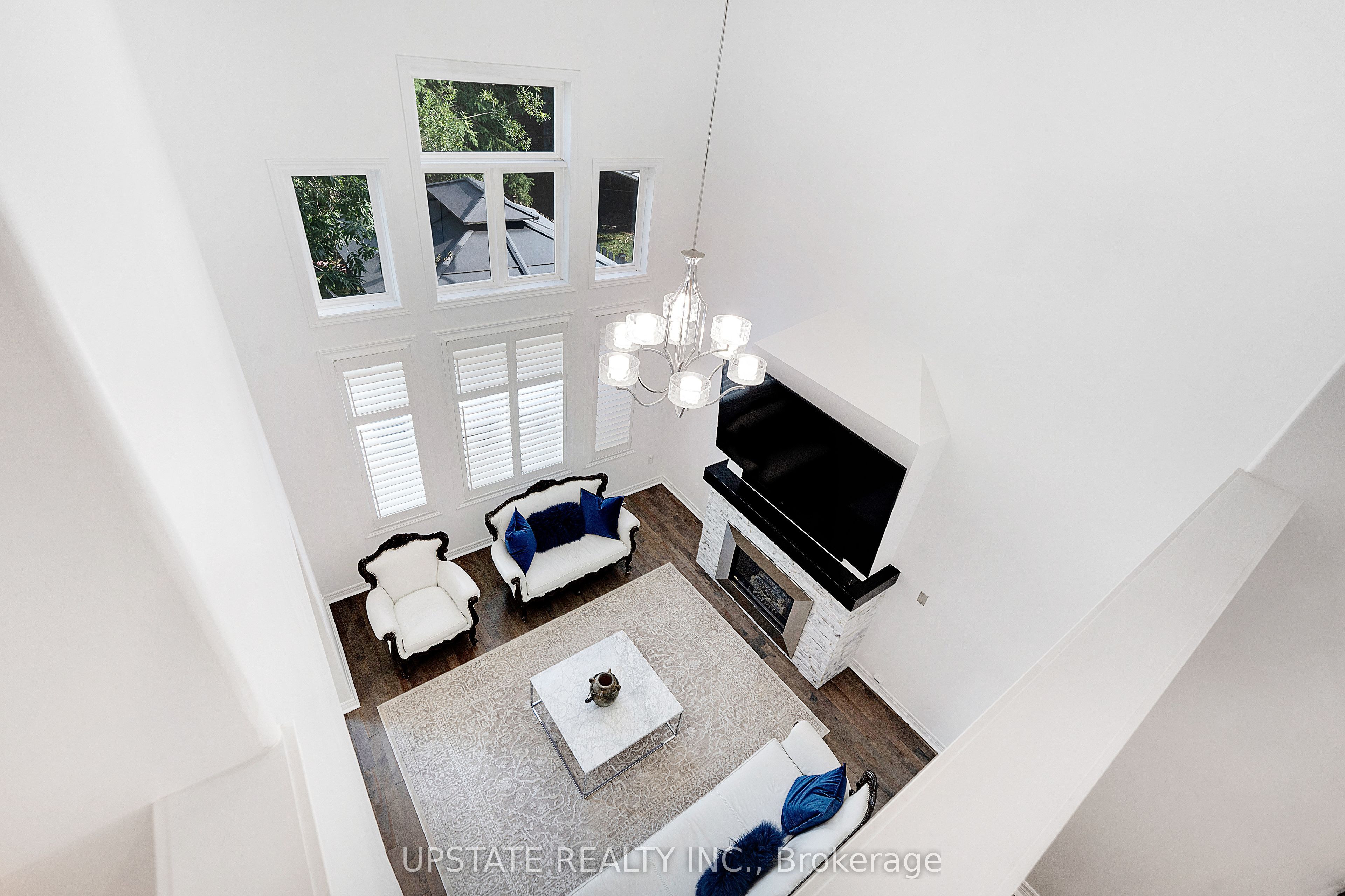 11 Kensington Trail Property Photo 14