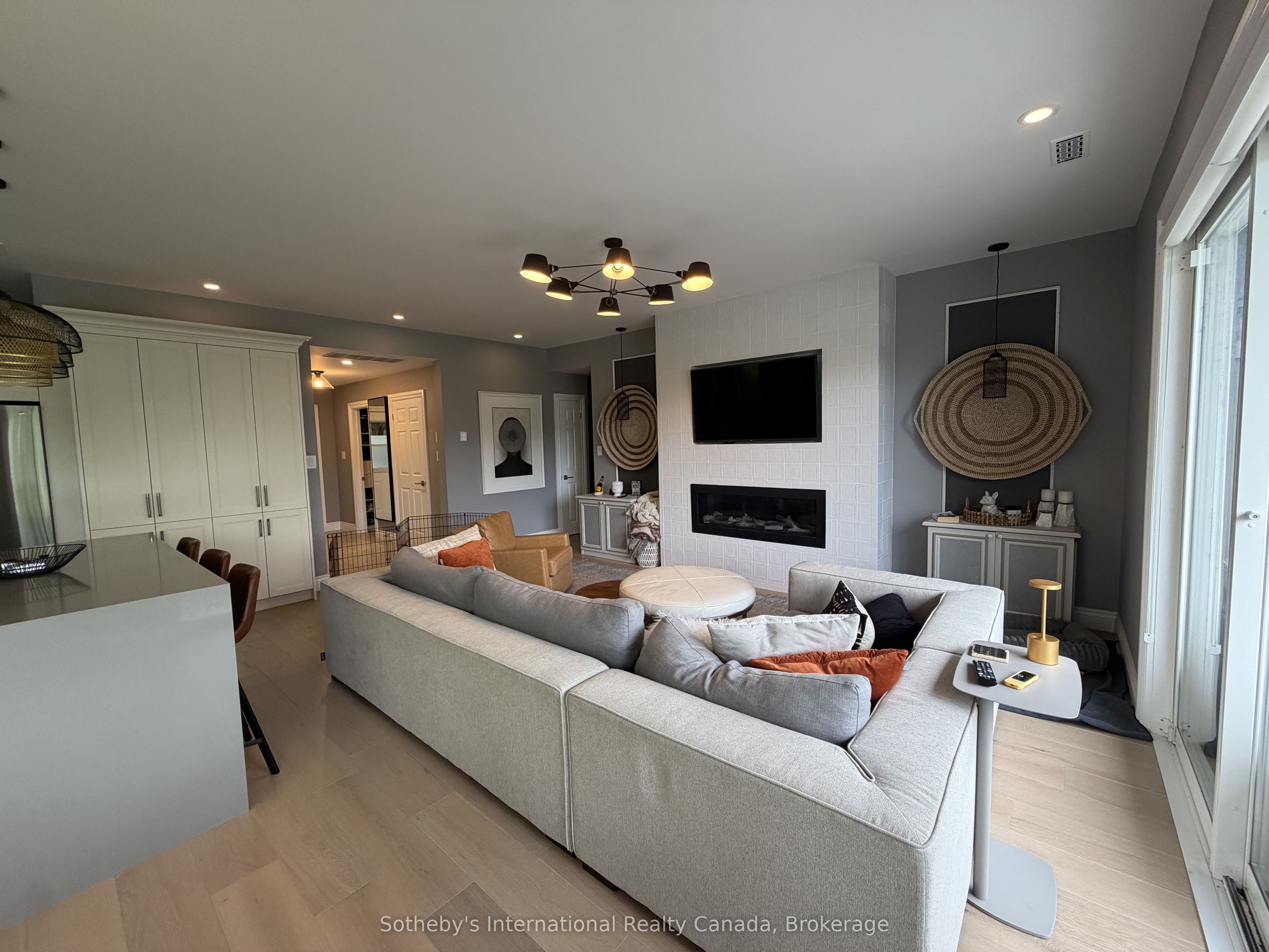 658 Johnston Park Avenue Property Photo 6