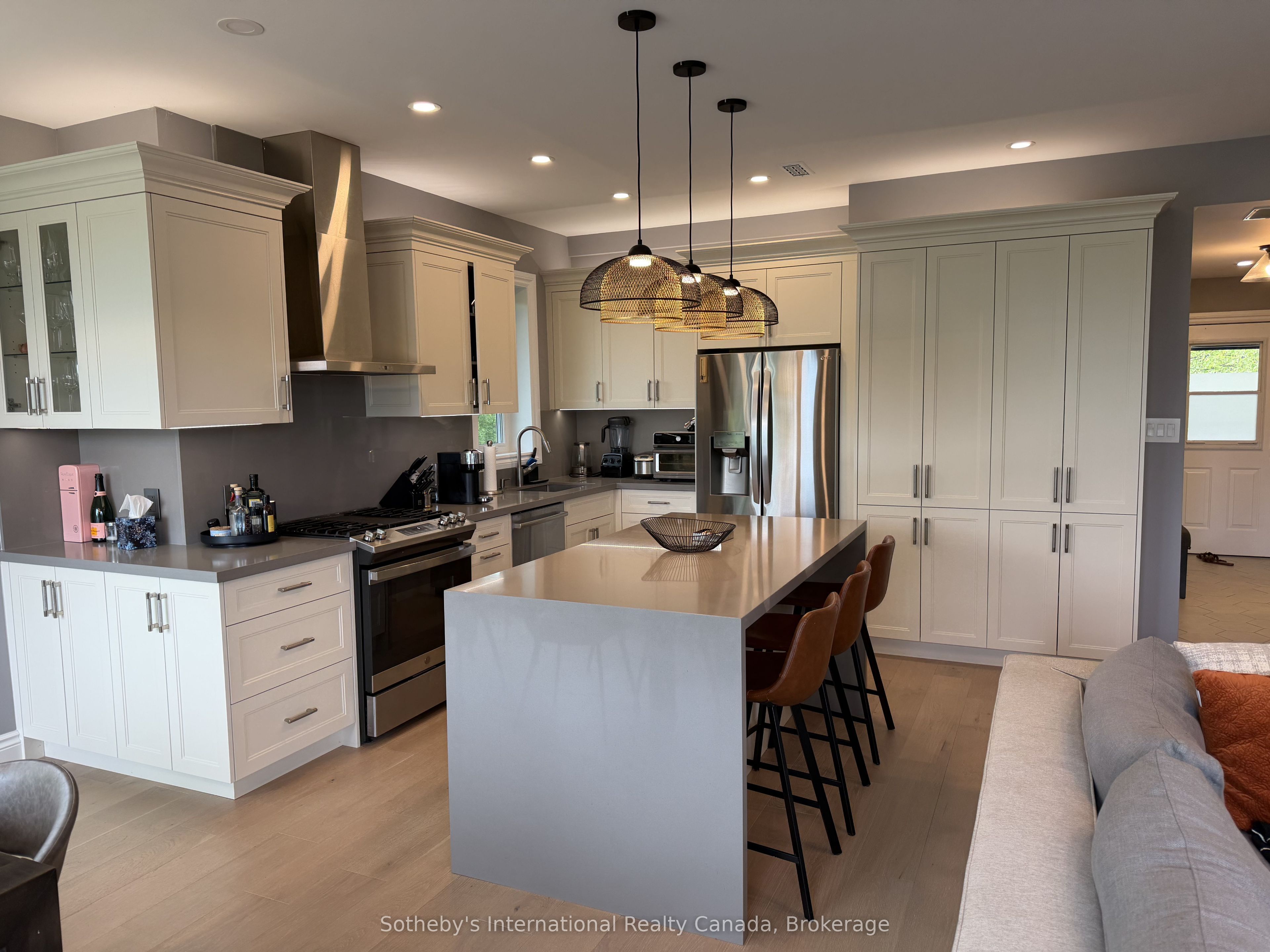 658 Johnston Park Avenue Property Photo 7