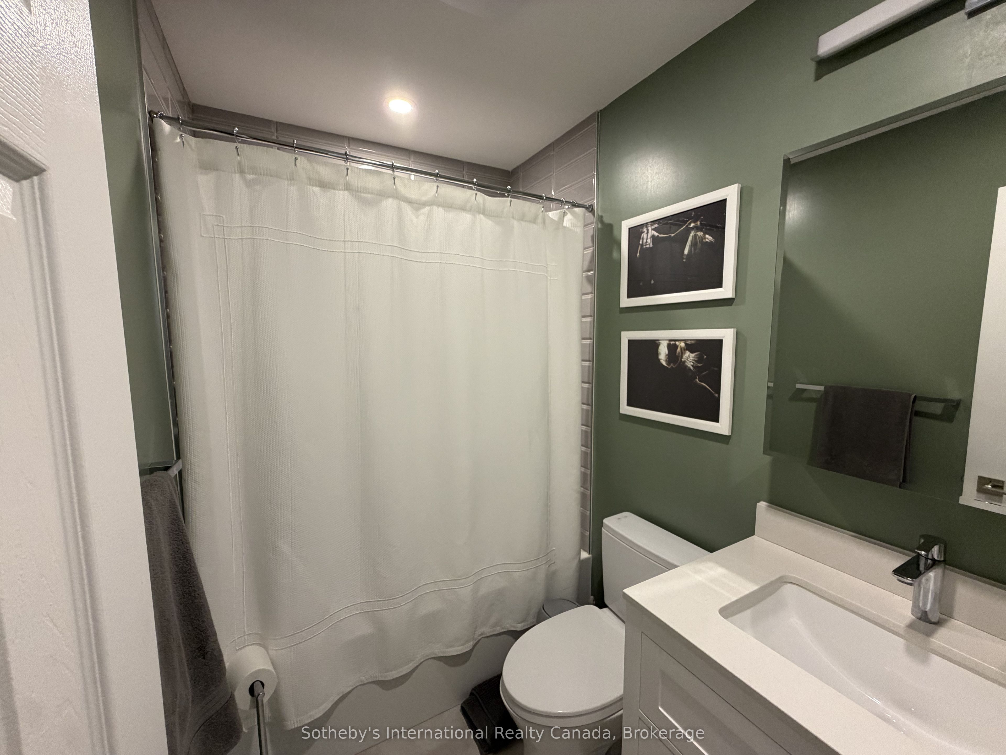 658 Johnston Park Avenue Property Photo 17