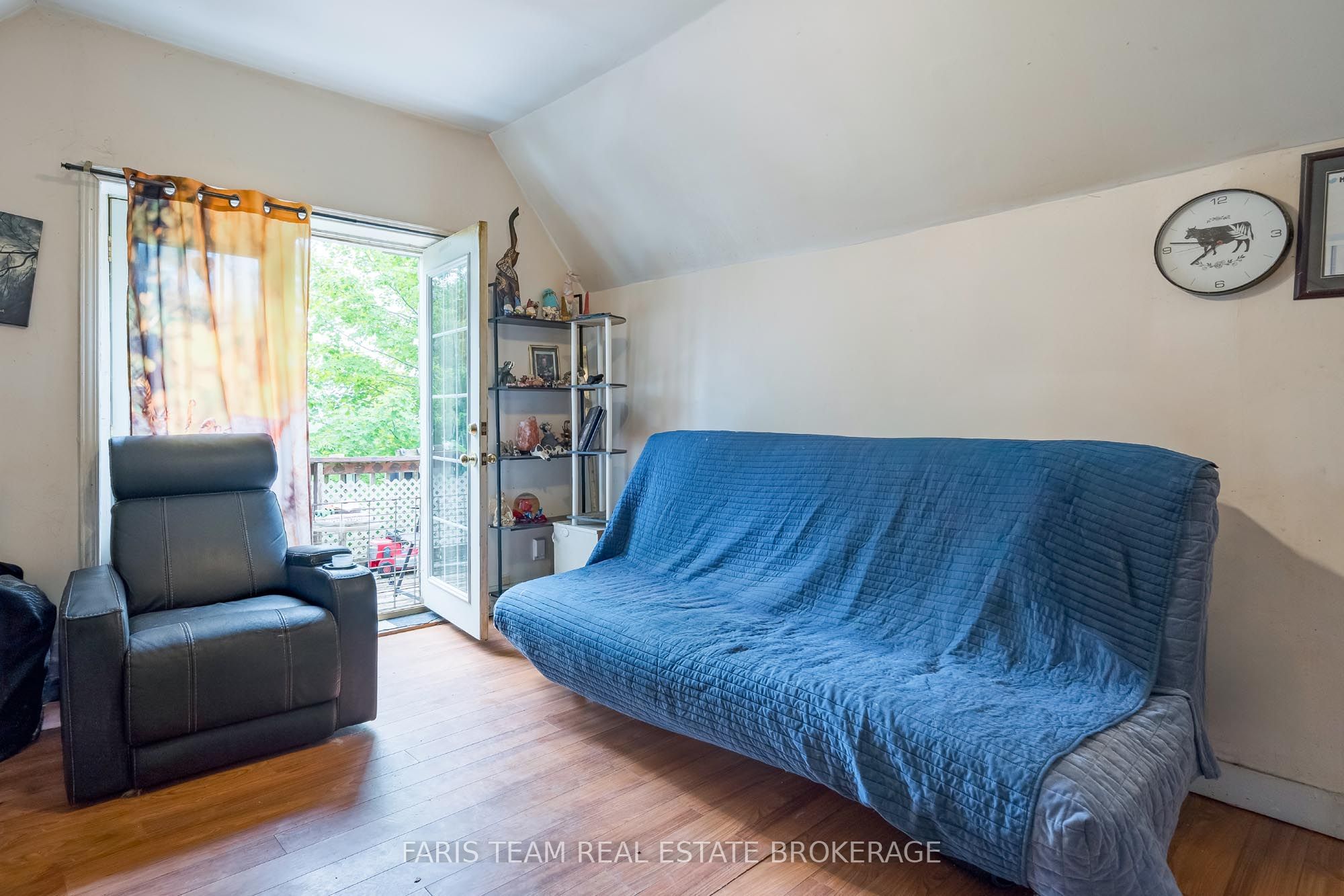 116 Albert Street S Property Photo 6