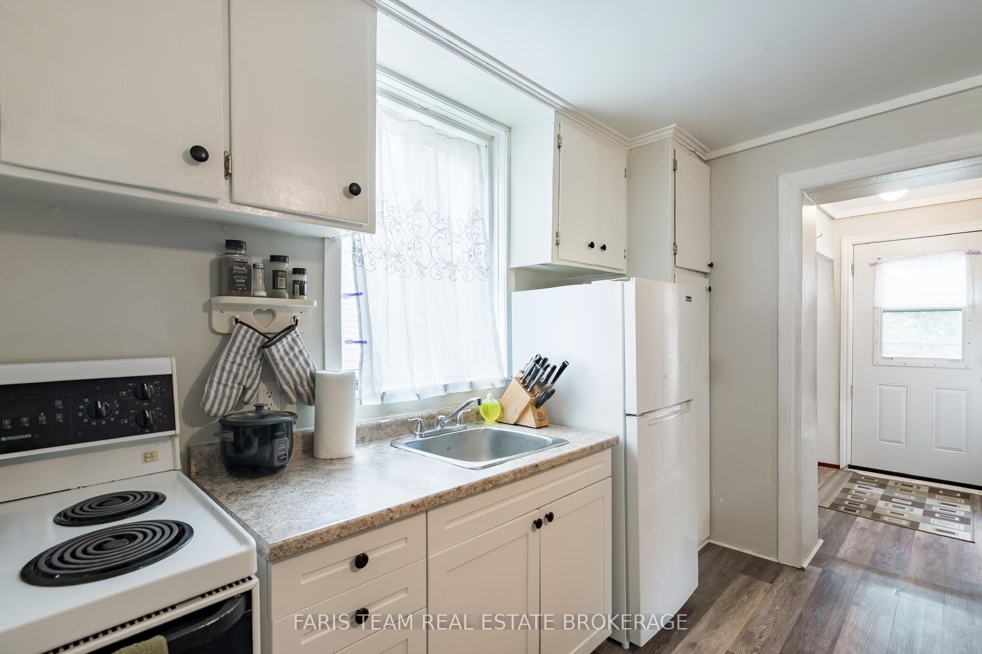 116 Albert Street S Property Photo 19