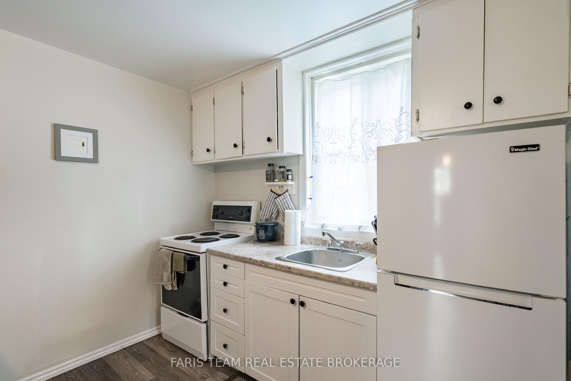 116 Albert Street S Property Photo 21