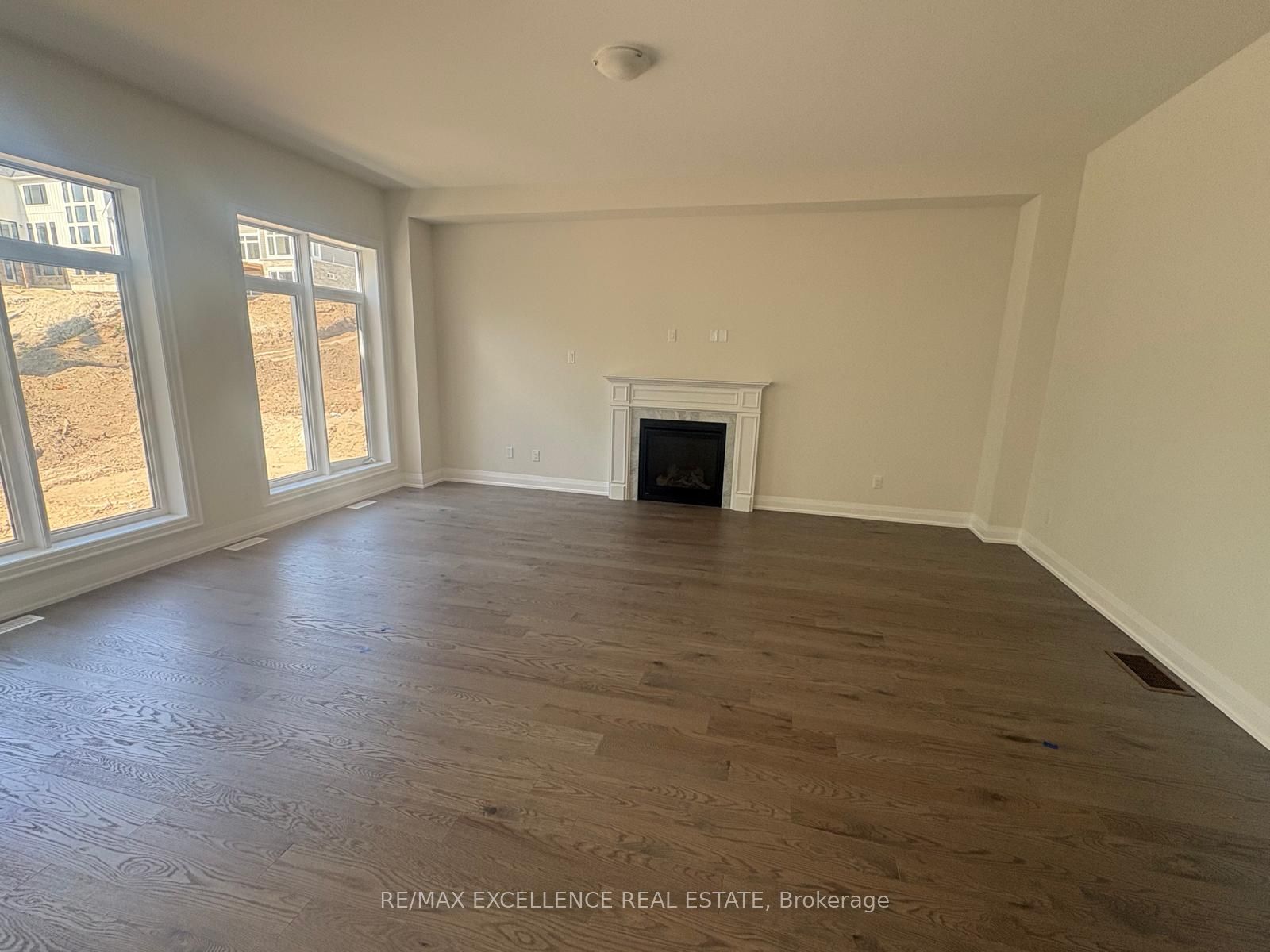 62 Pearsall Place Property Photo 7