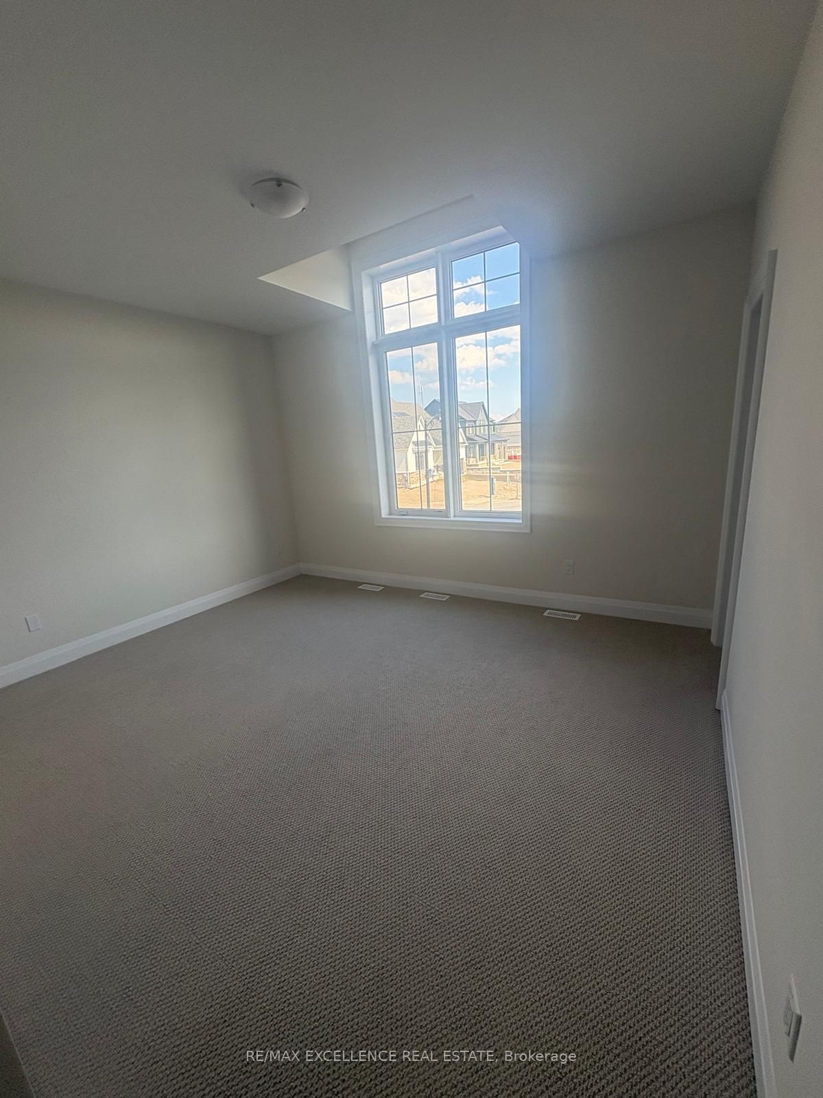 62 Pearsall Place Property Photo 13