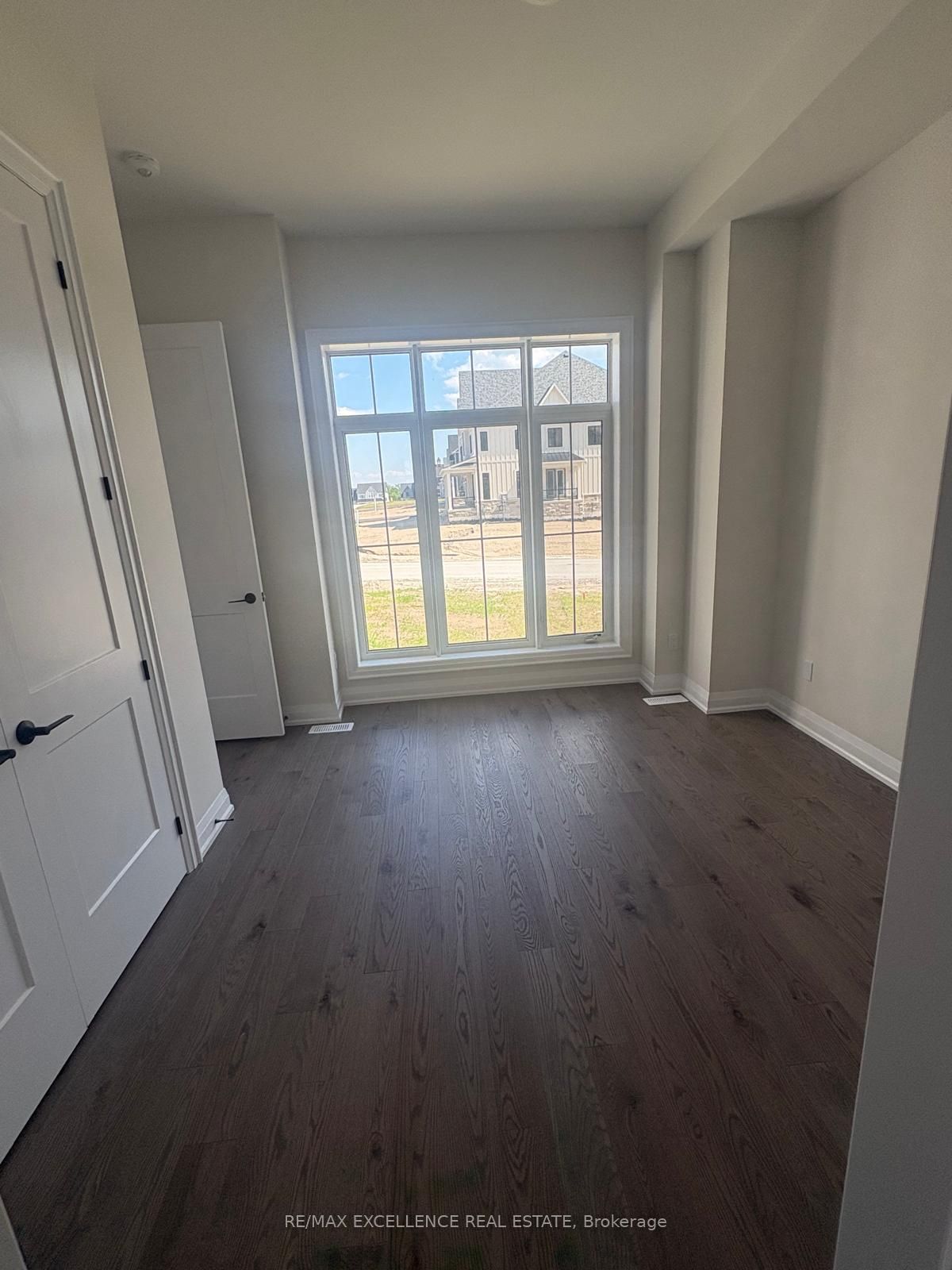 62 Pearsall Place Property Photo 18