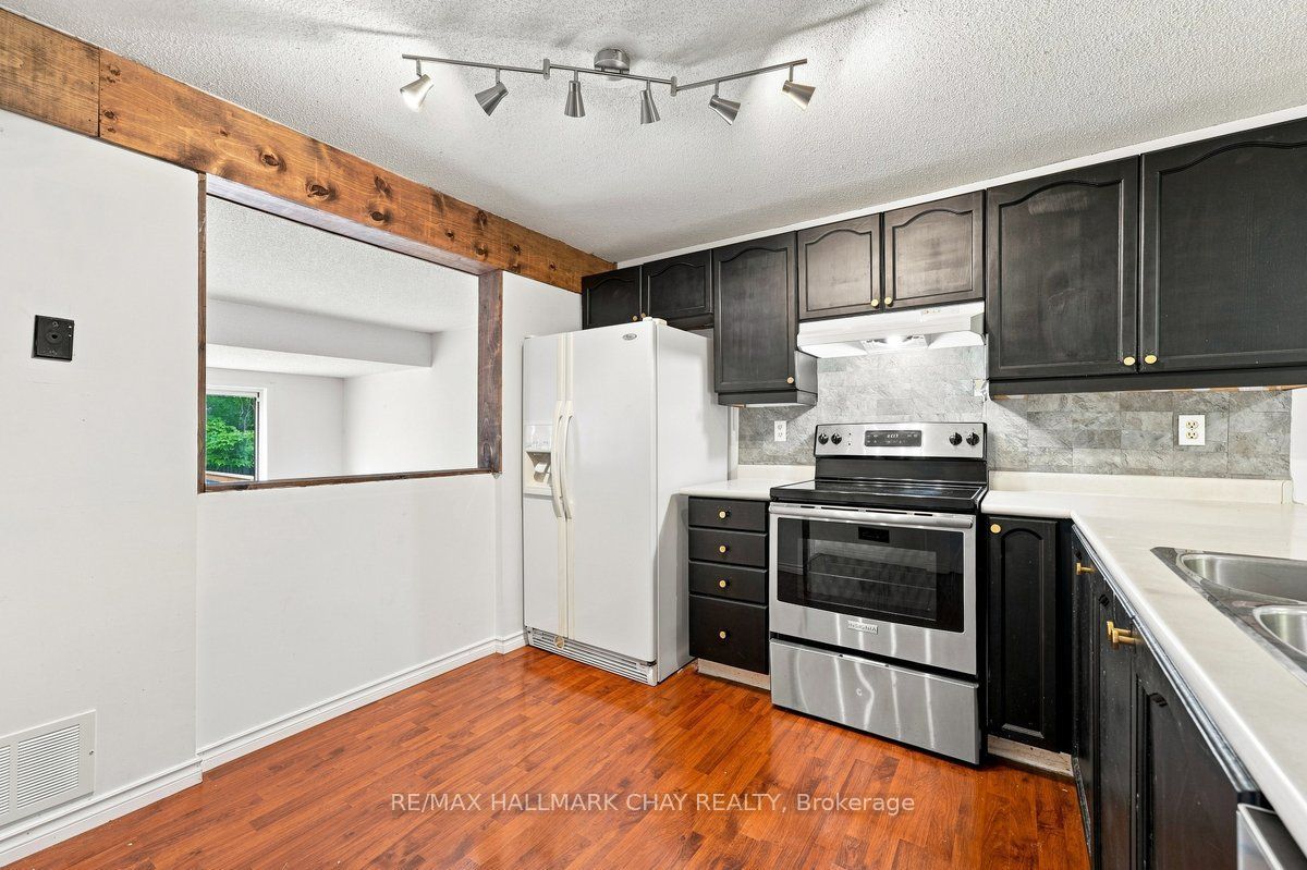 26 Whitehorn Crescent Property Photo 4
