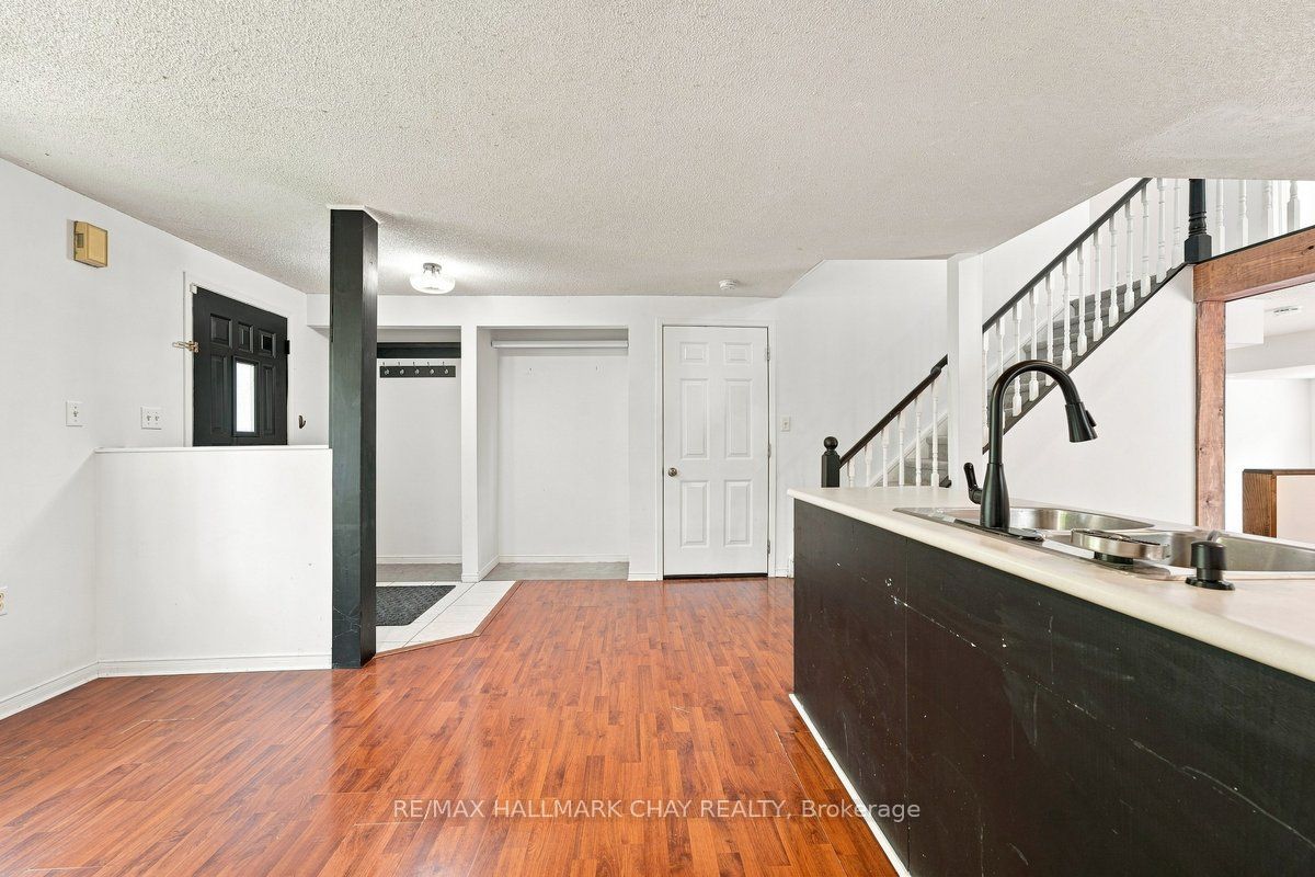 26 Whitehorn Crescent Property Photo 5