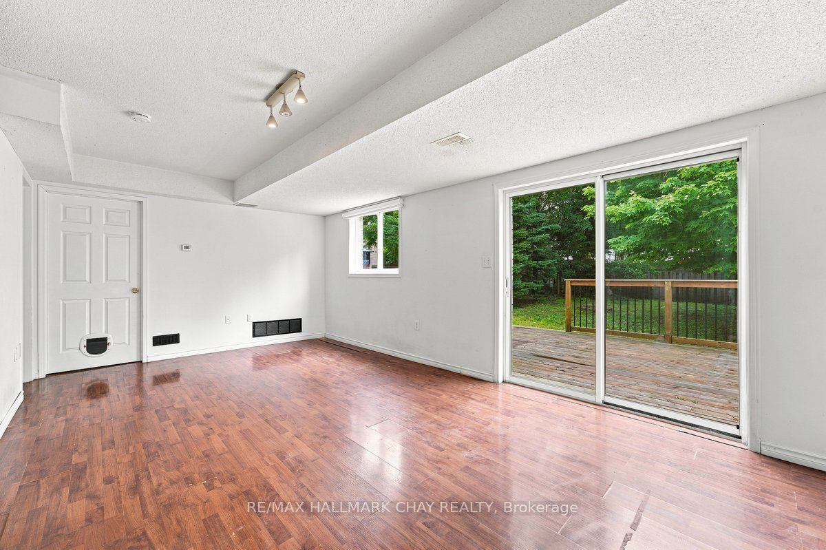 26 Whitehorn Crescent Property Photo 9