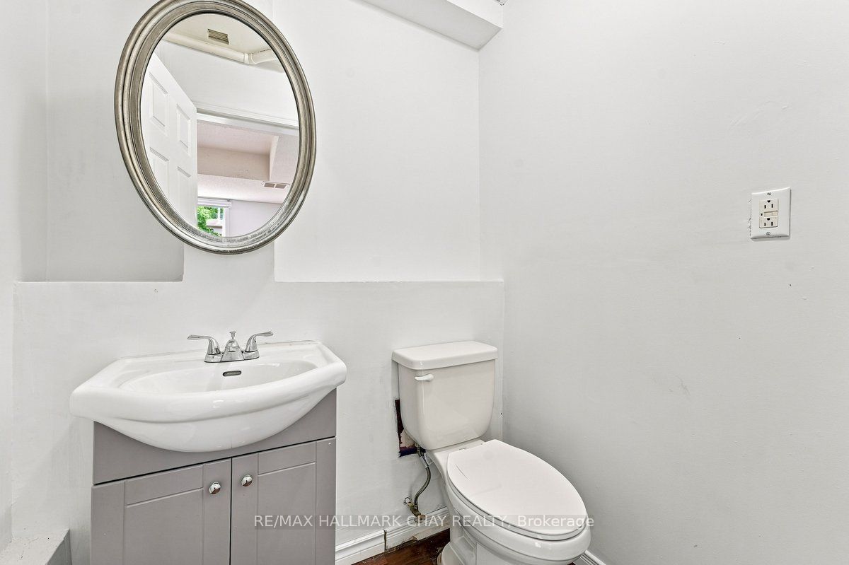 26 Whitehorn Crescent Property Photo 11