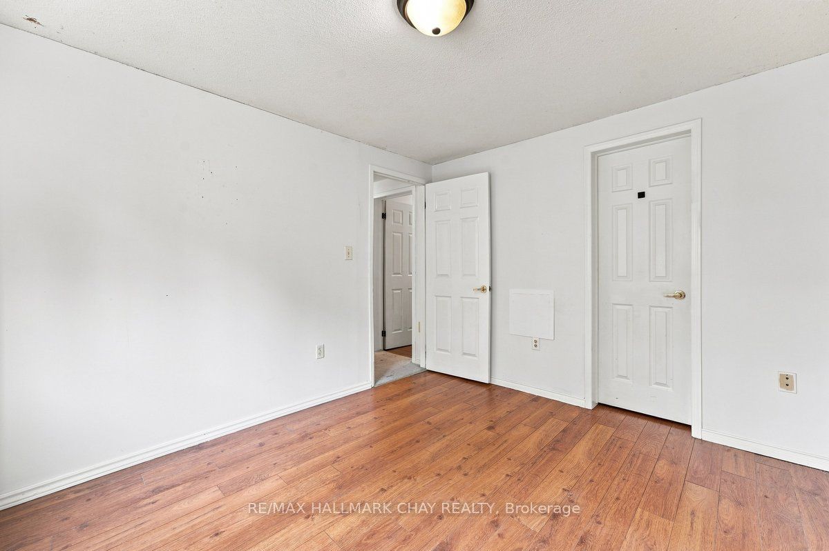 26 Whitehorn Crescent Property Photo 13