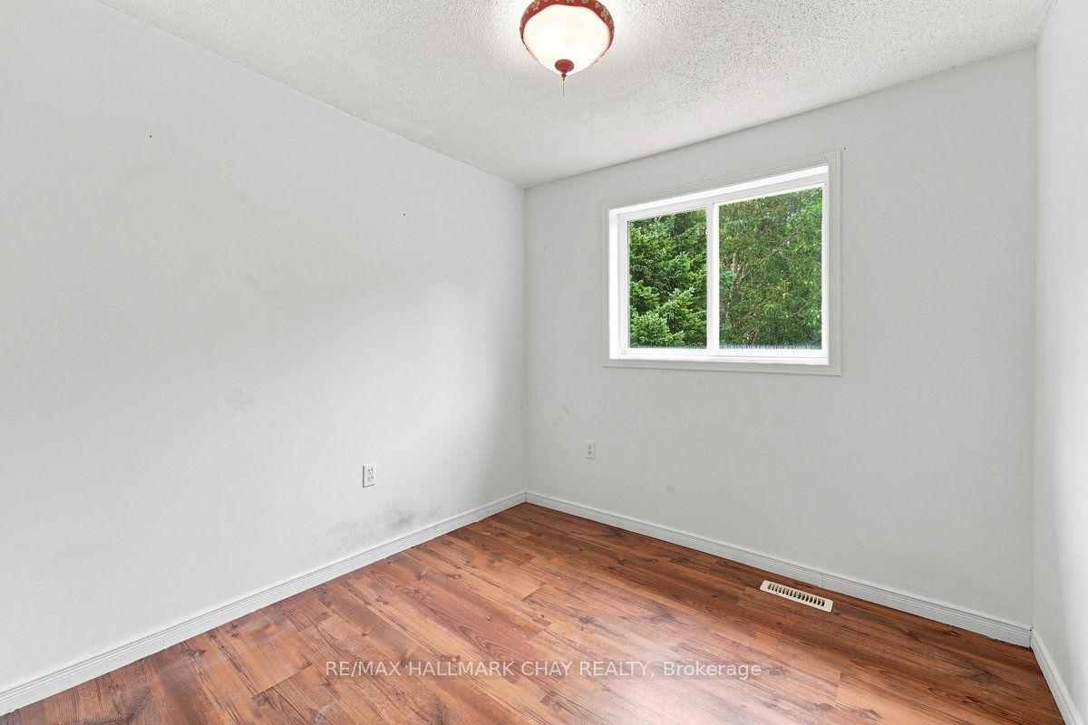 26 Whitehorn Crescent Property Photo 16