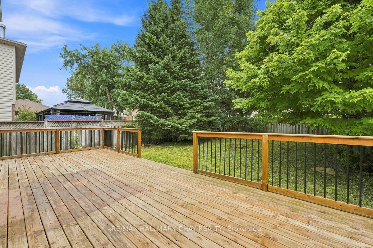 26 Whitehorn Crescent Property Photo 19