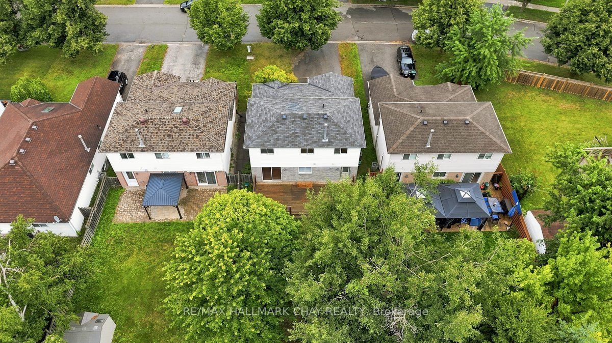 26 Whitehorn Crescent Property Photo 20