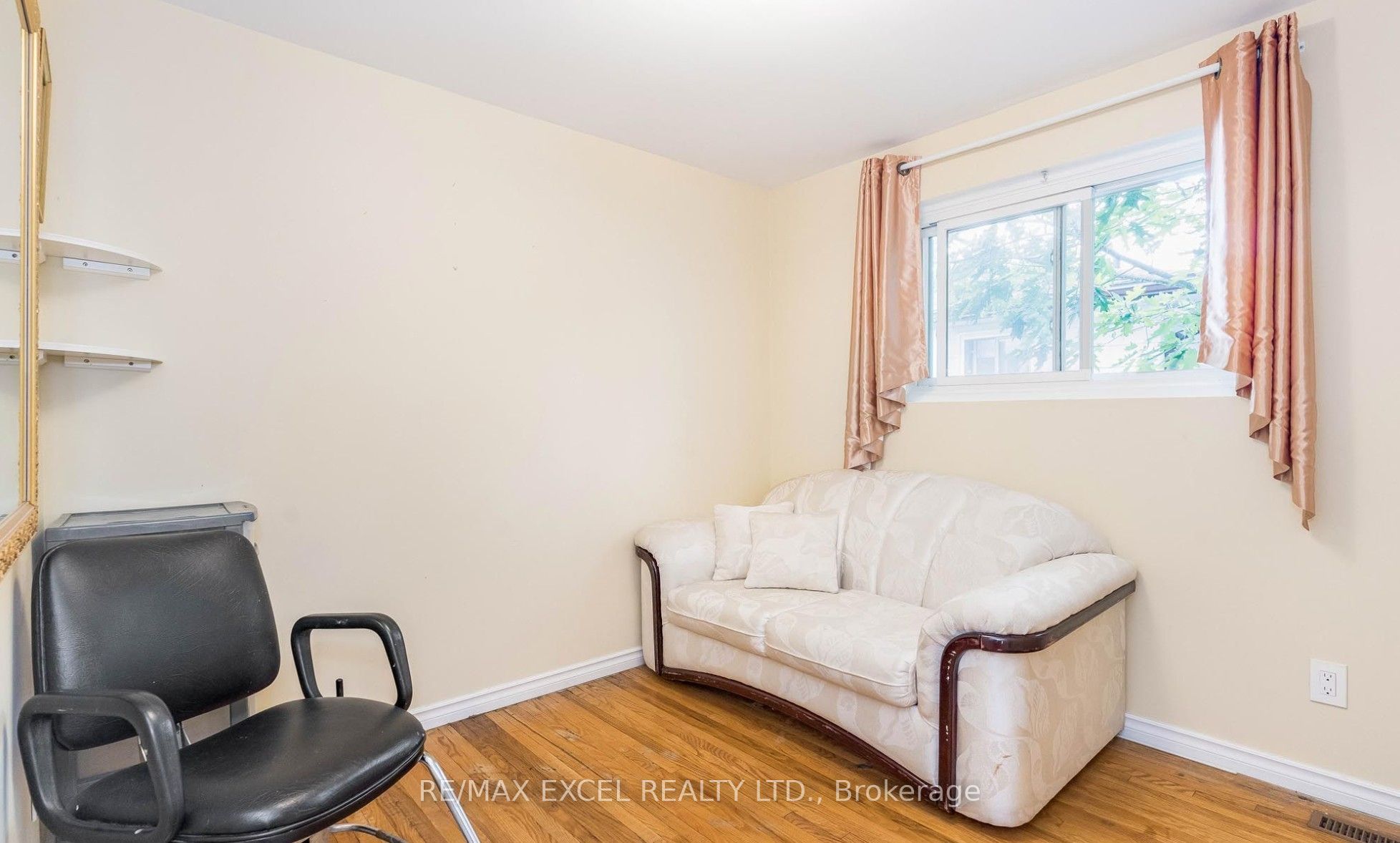 12 College Crescent Property Photo 11