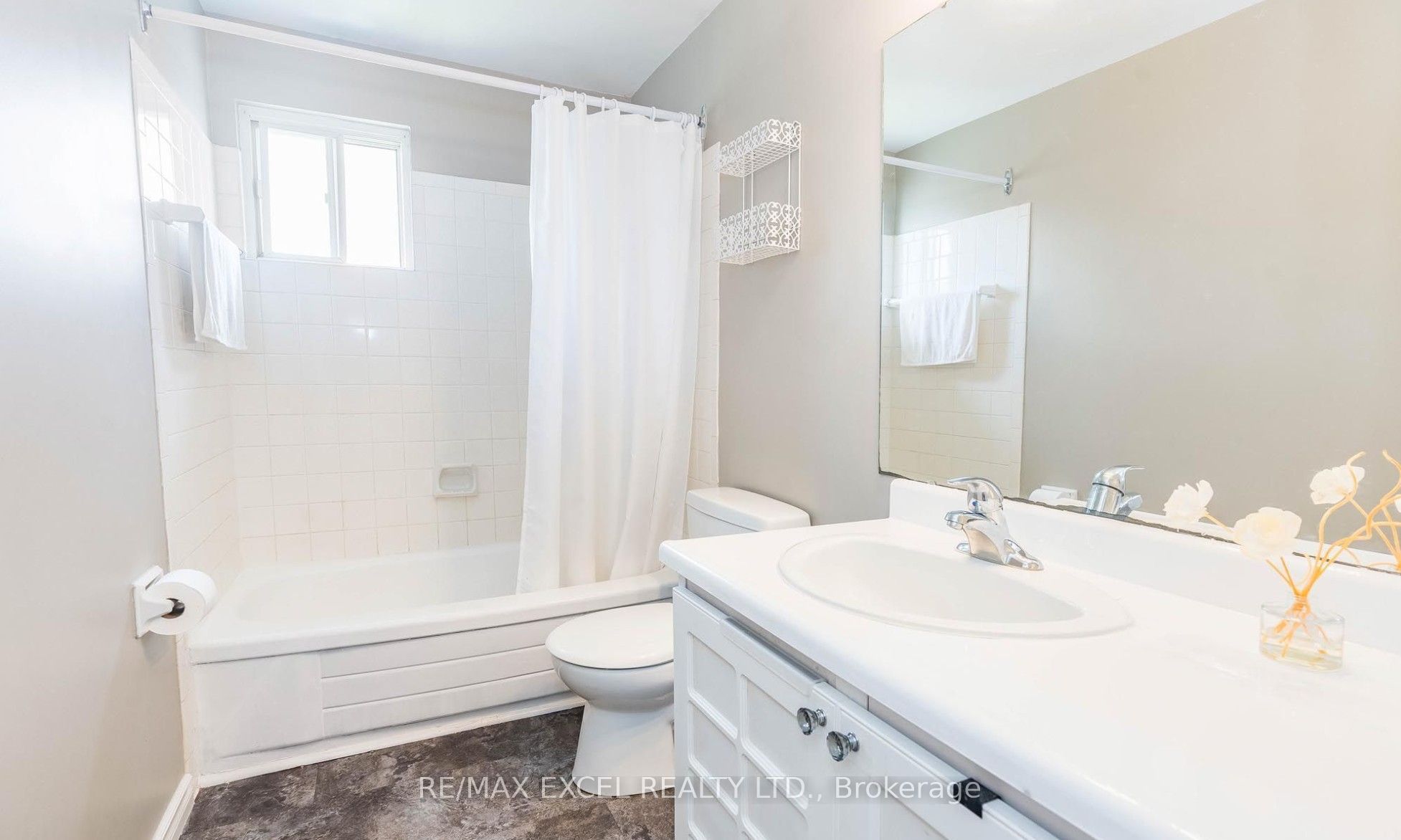 12 College Crescent Property Photo 12