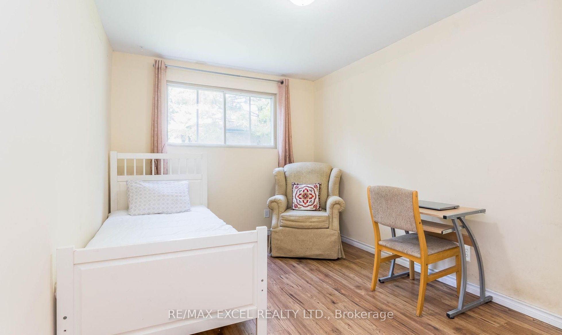 12 College Crescent Property Photo 13