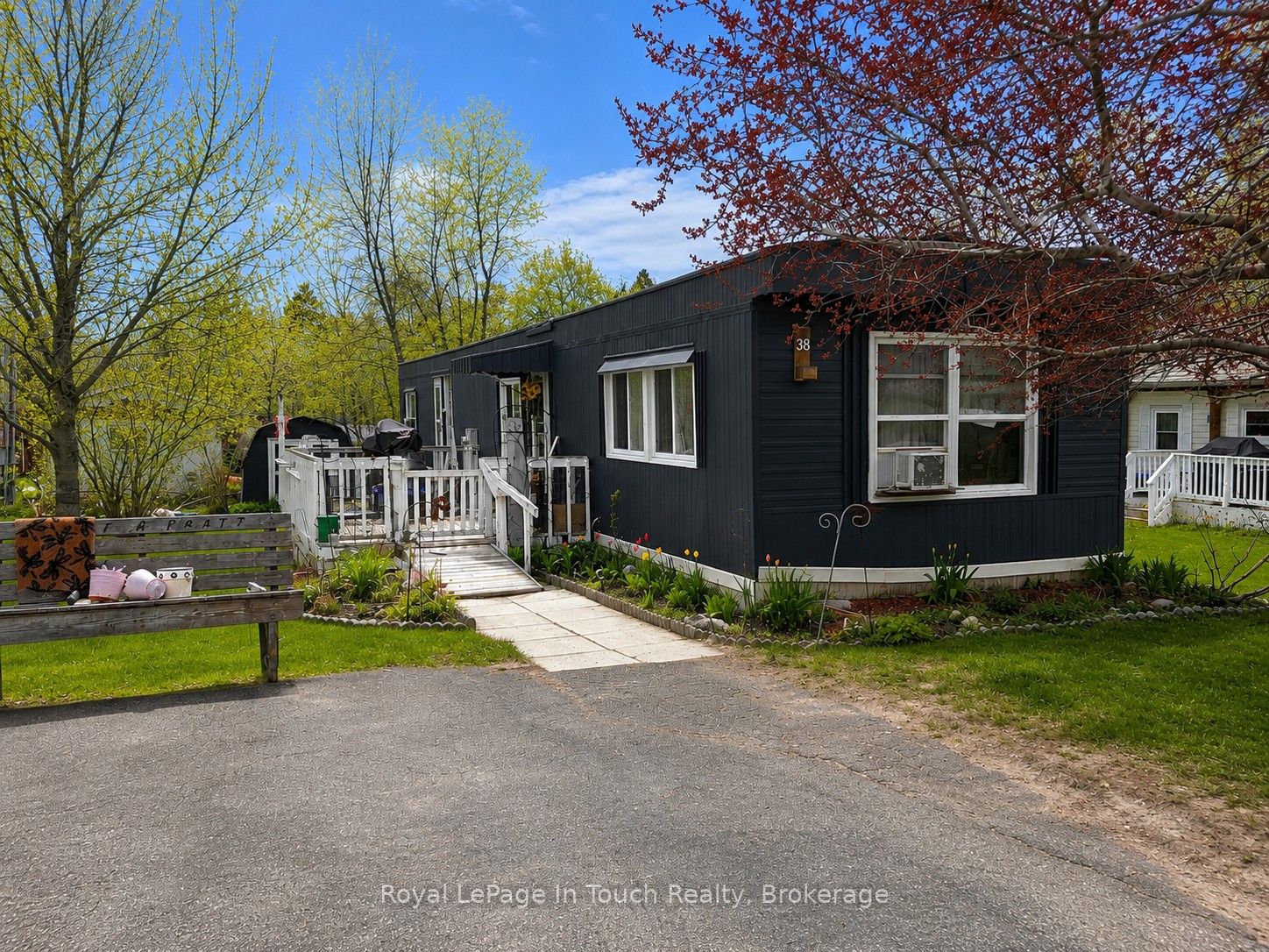 38 Northland Road Property Photo 1