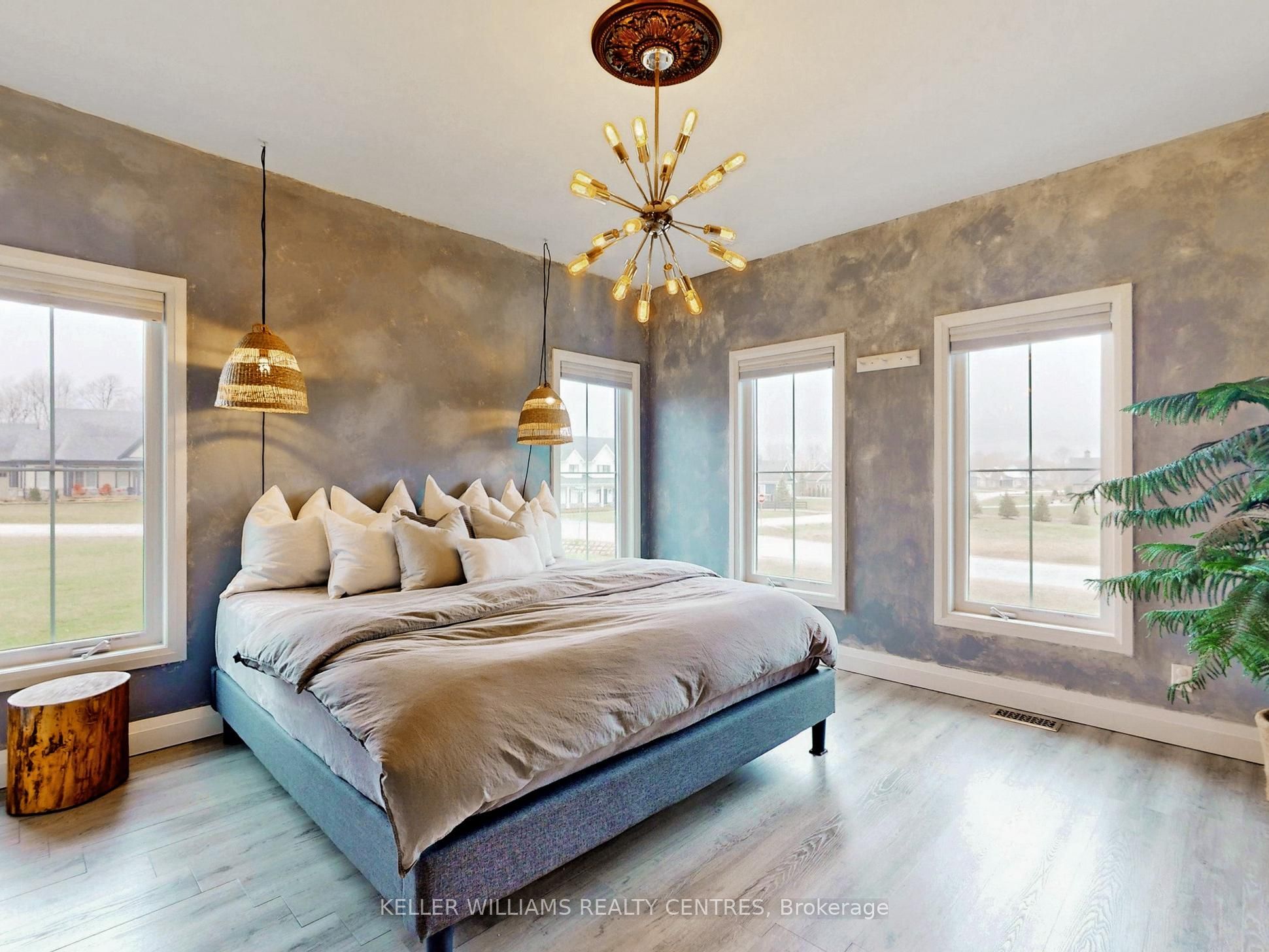 2 Thoroughbred Drive Property Photo 12
