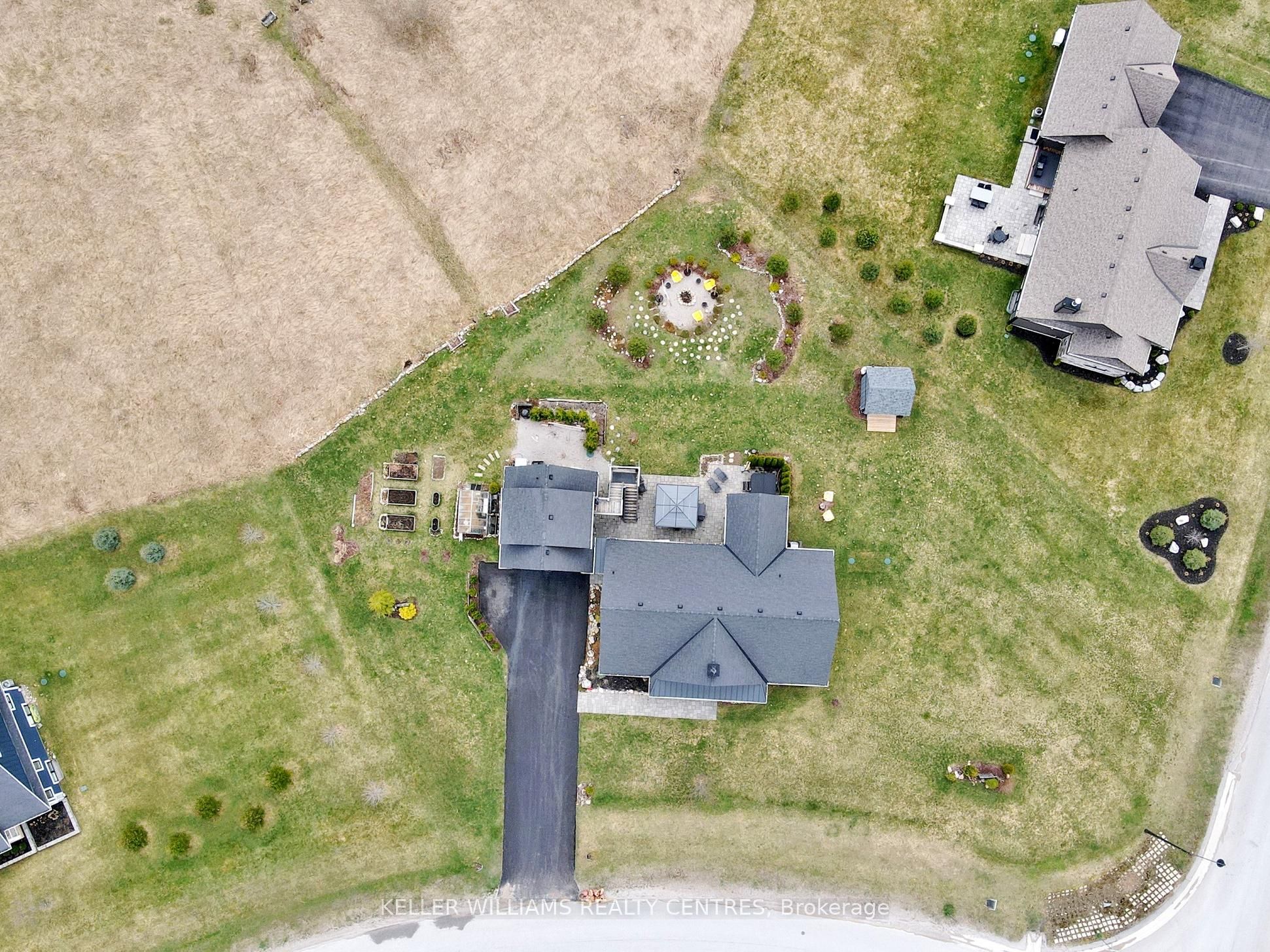 2 Thoroughbred Drive Property Photo 28
