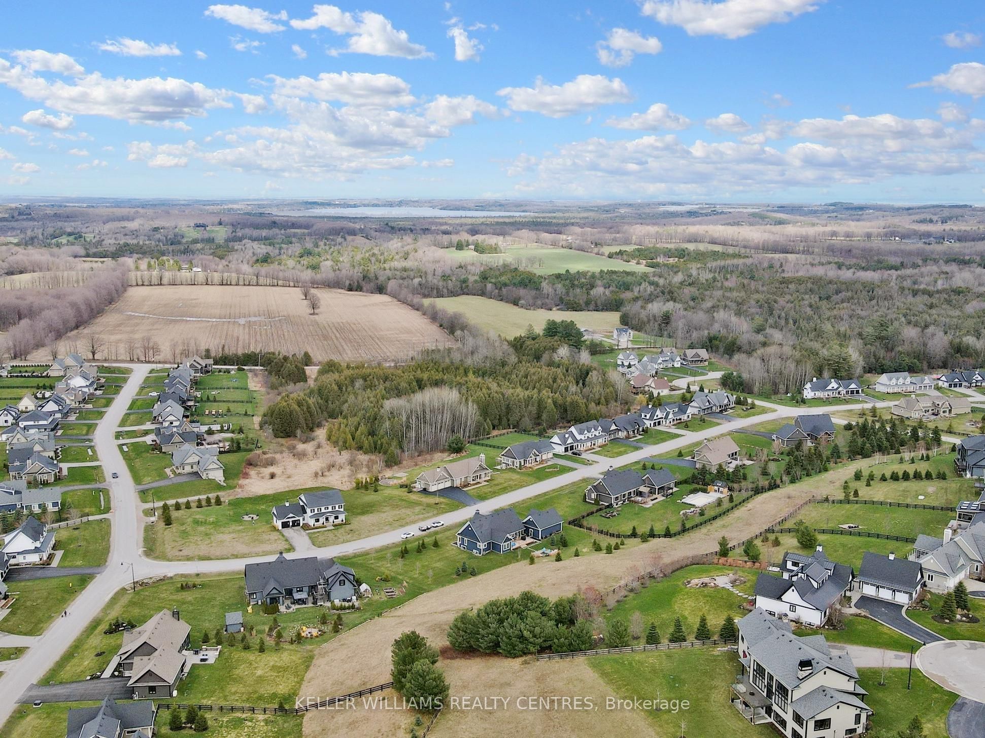 2 Thoroughbred Drive Property Photo 30