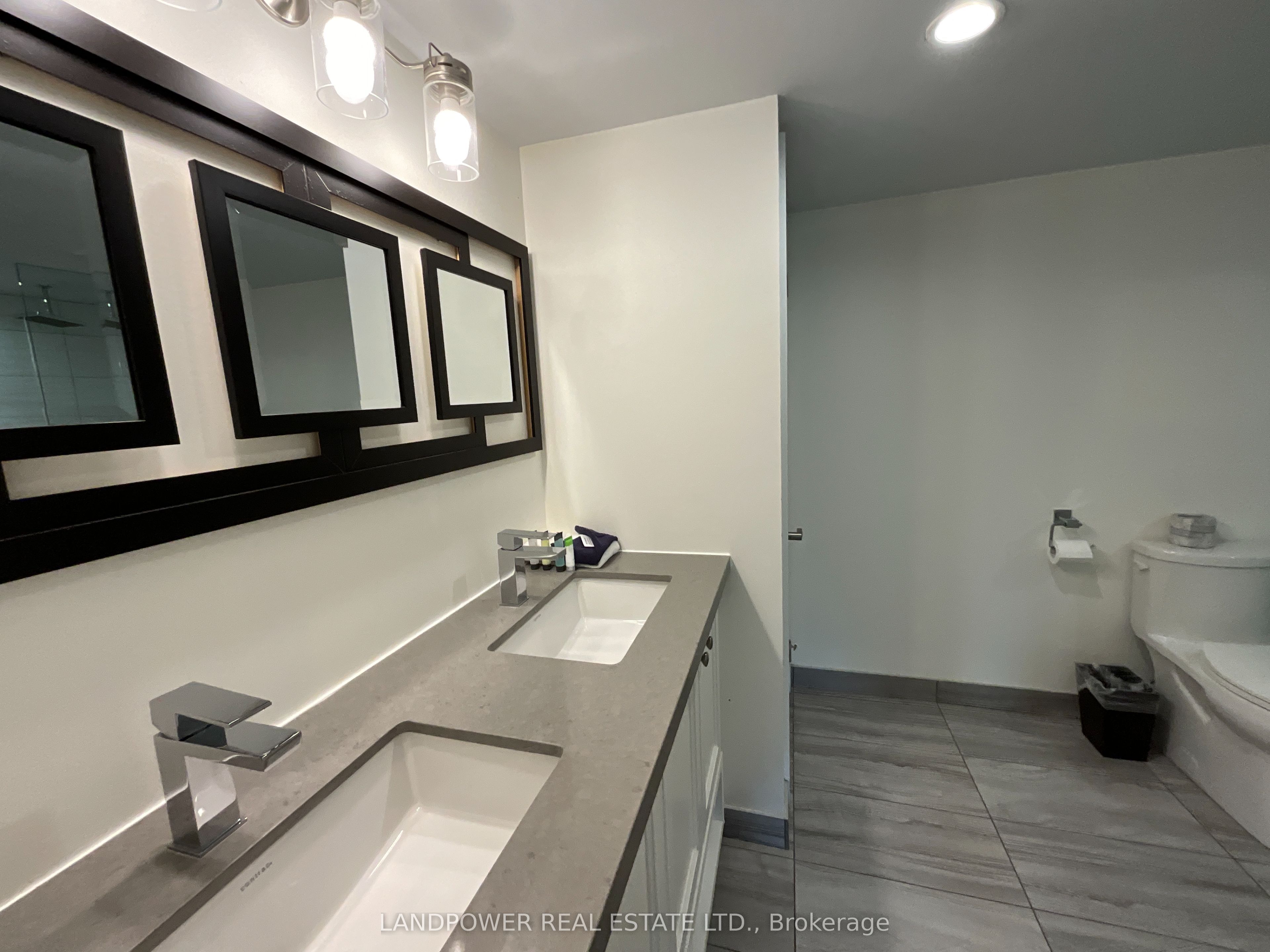 80 Horseshoe Boulevard 403 Property Photo 10
