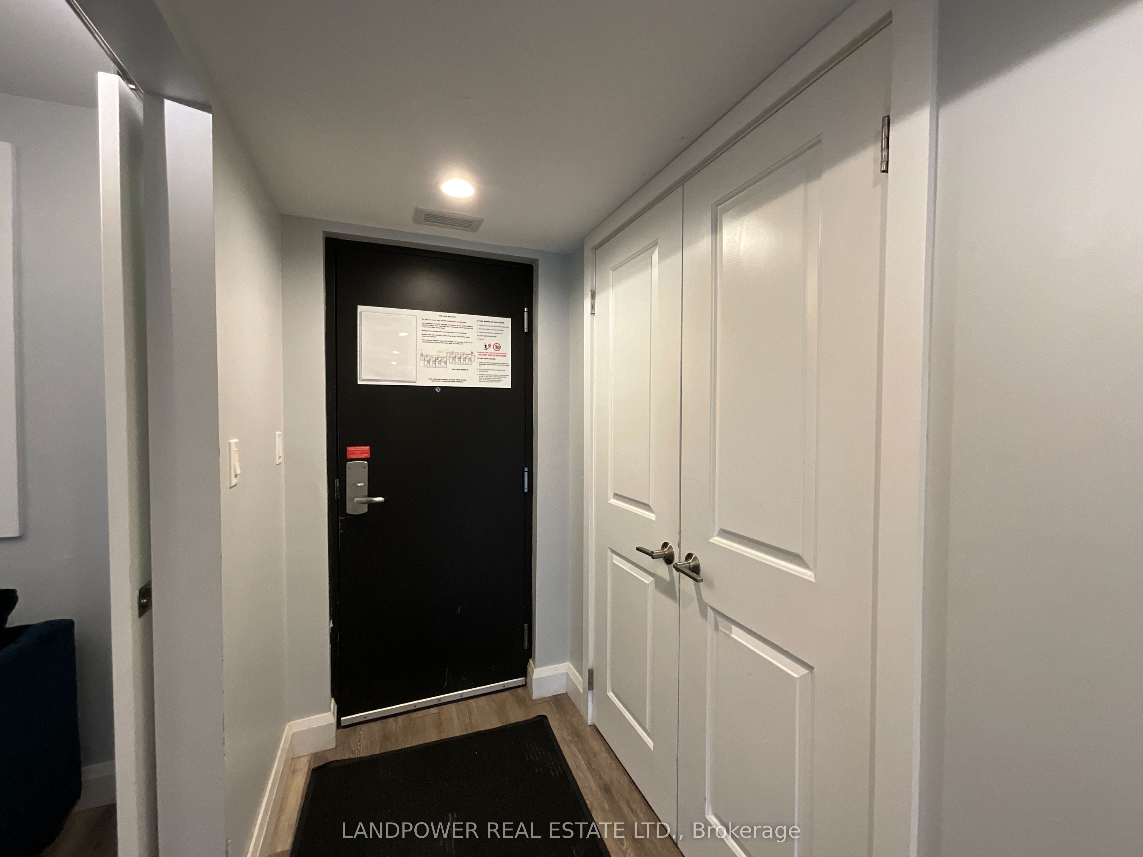 80 Horseshoe Boulevard 403 Property Photo 12