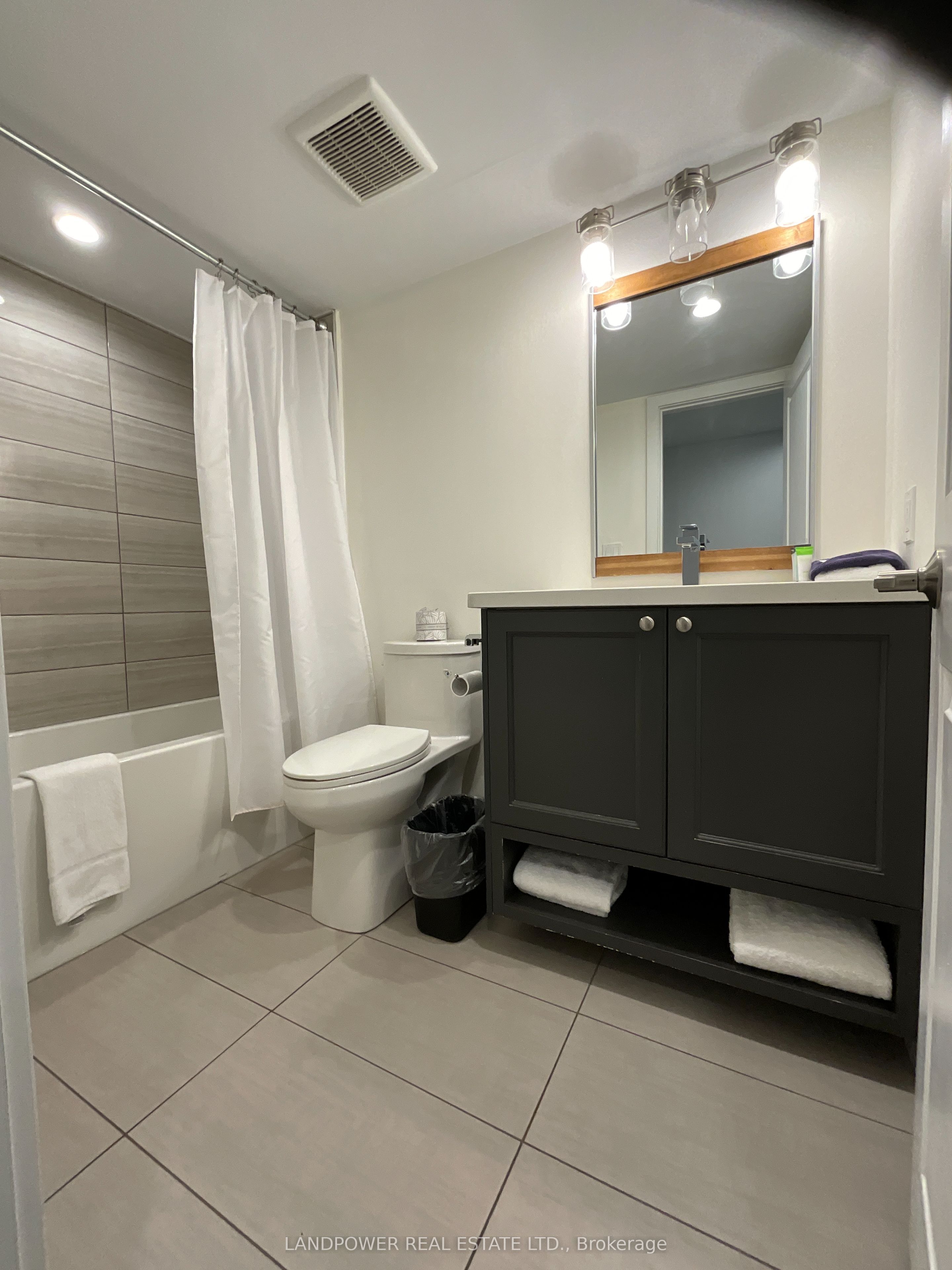 80 Horseshoe Boulevard 403 Property Photo 19