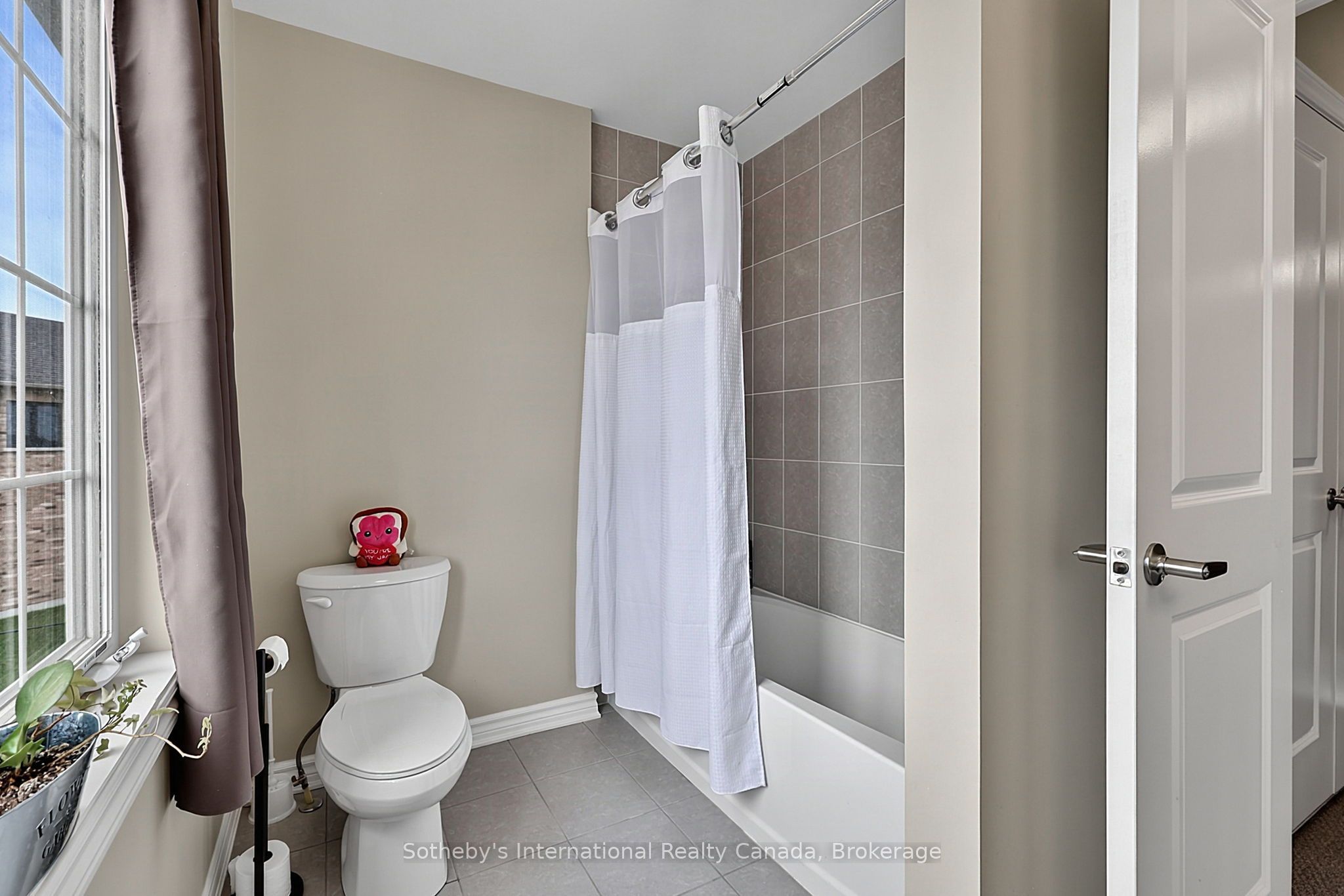 270 Springfield Crescent Property Photo 34