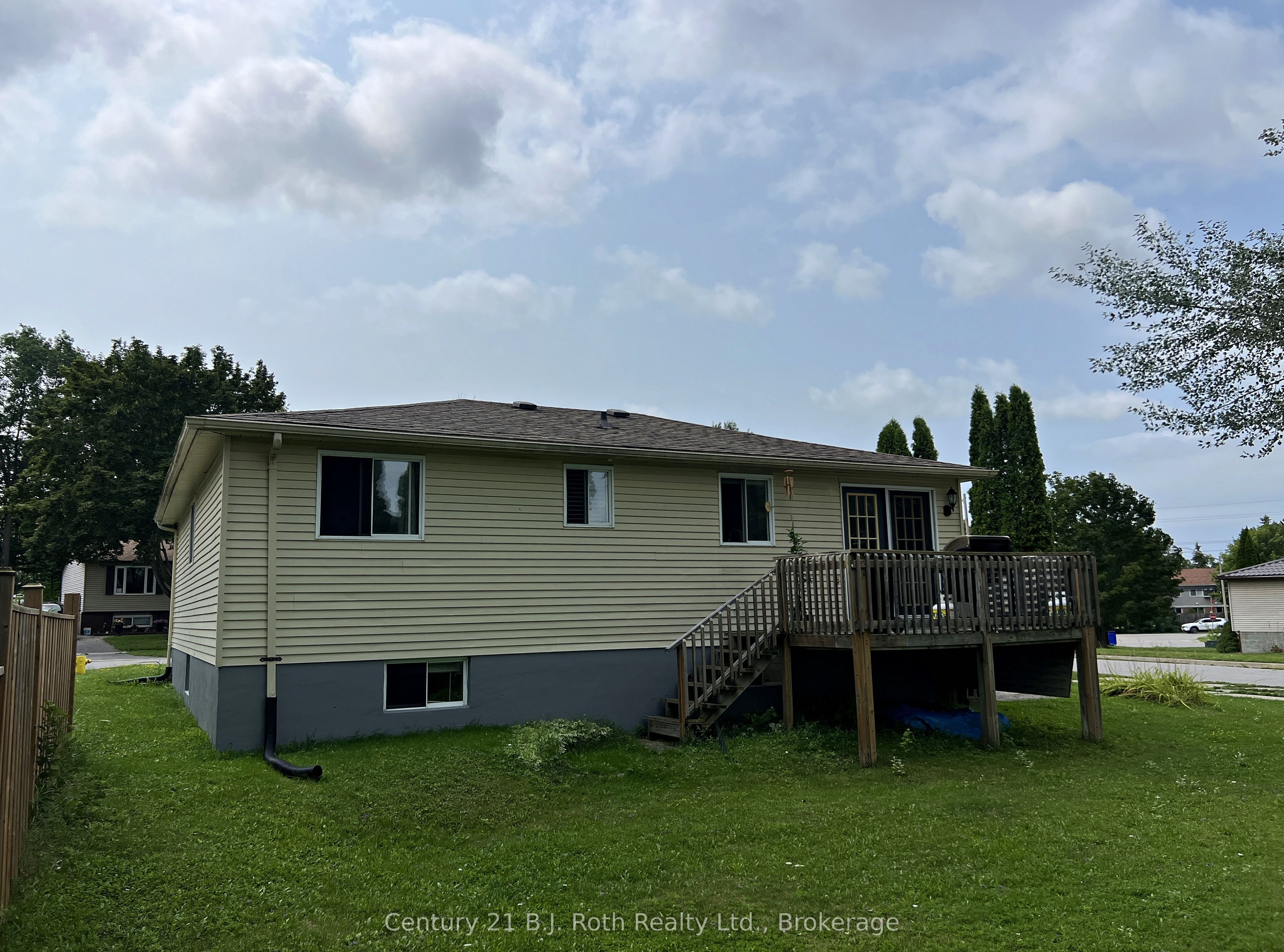 867 Birchwood Drive Property Photo 10