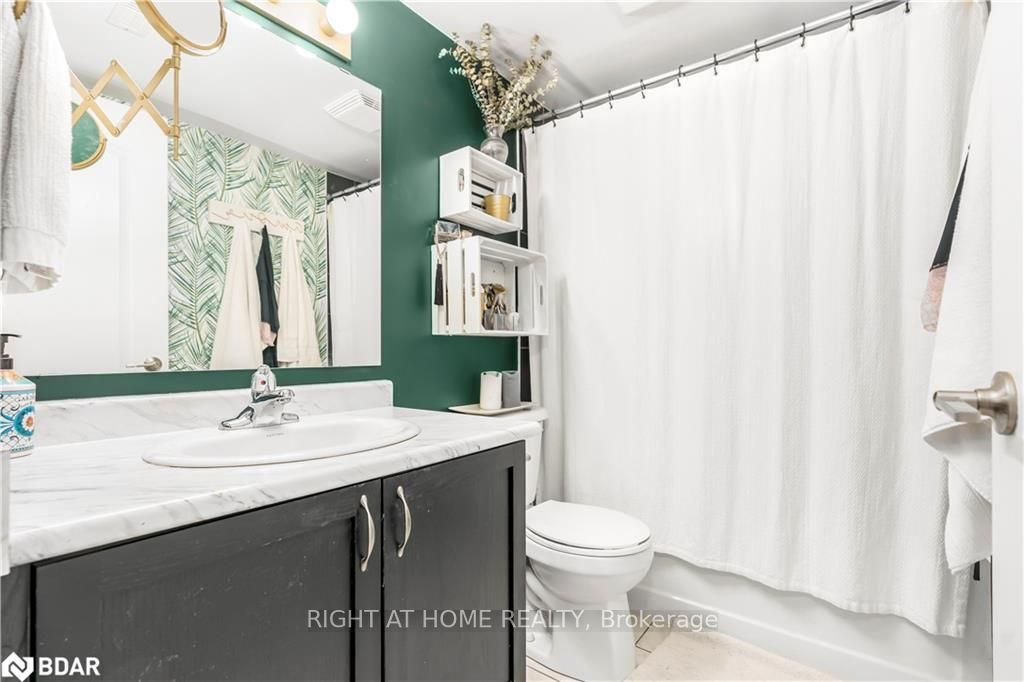 53 Ferndale Drive S 3 Property Photo 6