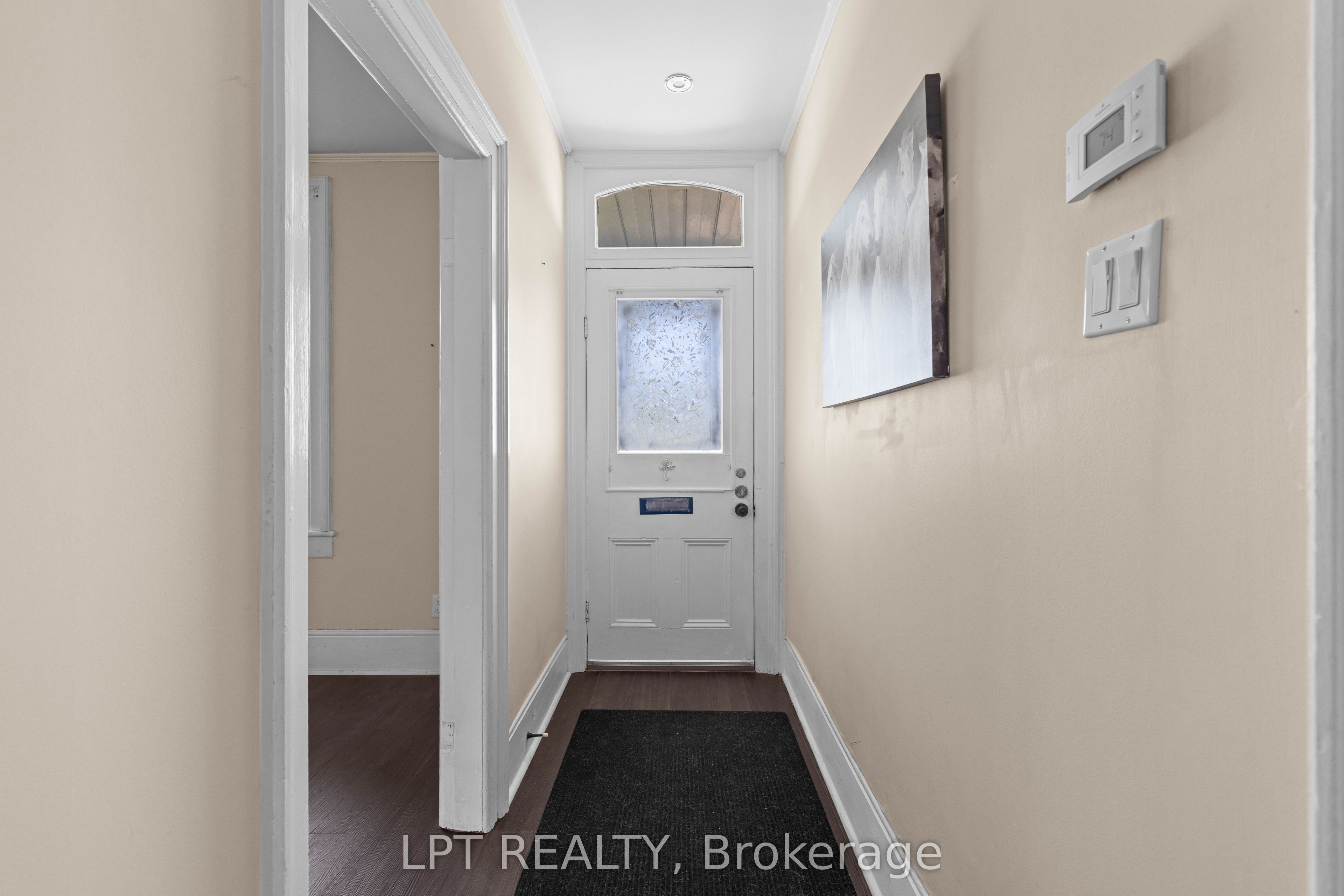 52 Parkside Drive E Property Photo 4
