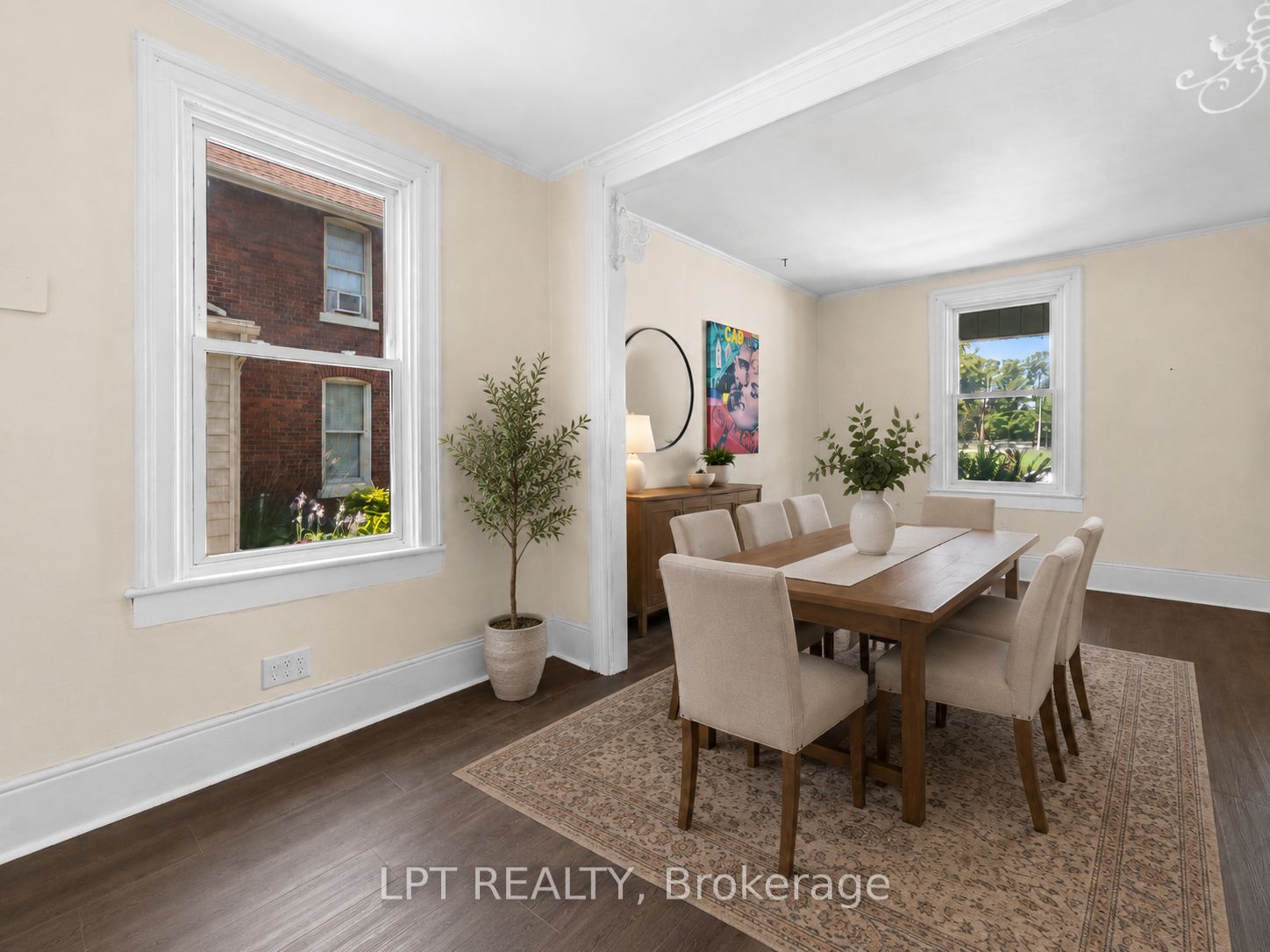 52 Parkside Drive E Property Photo 8