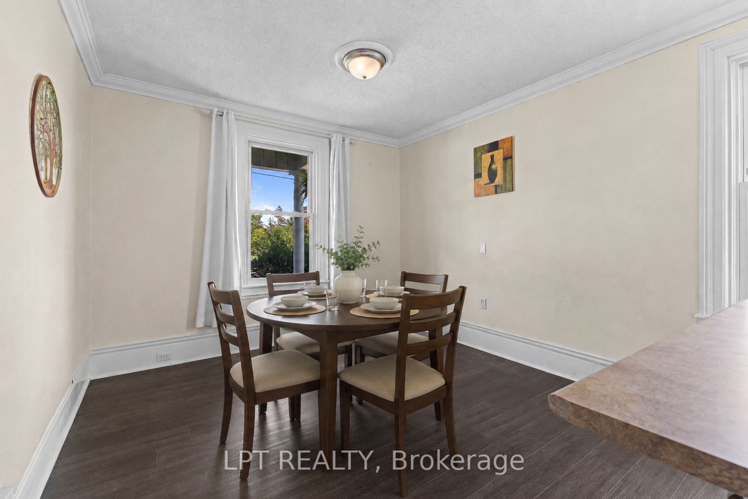 52 Parkside Drive E Property Photo 10