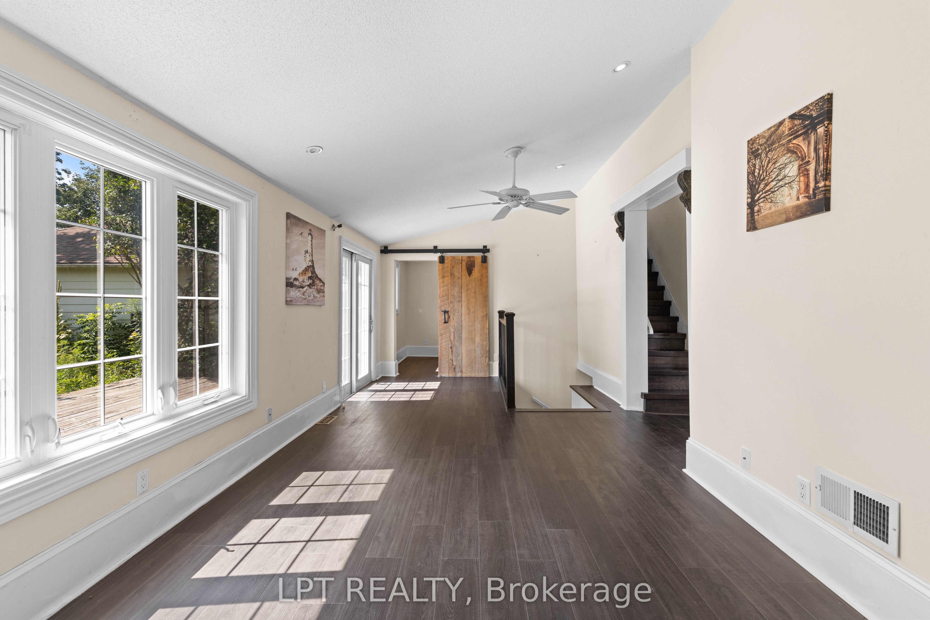 52 Parkside Drive E Property Photo 20