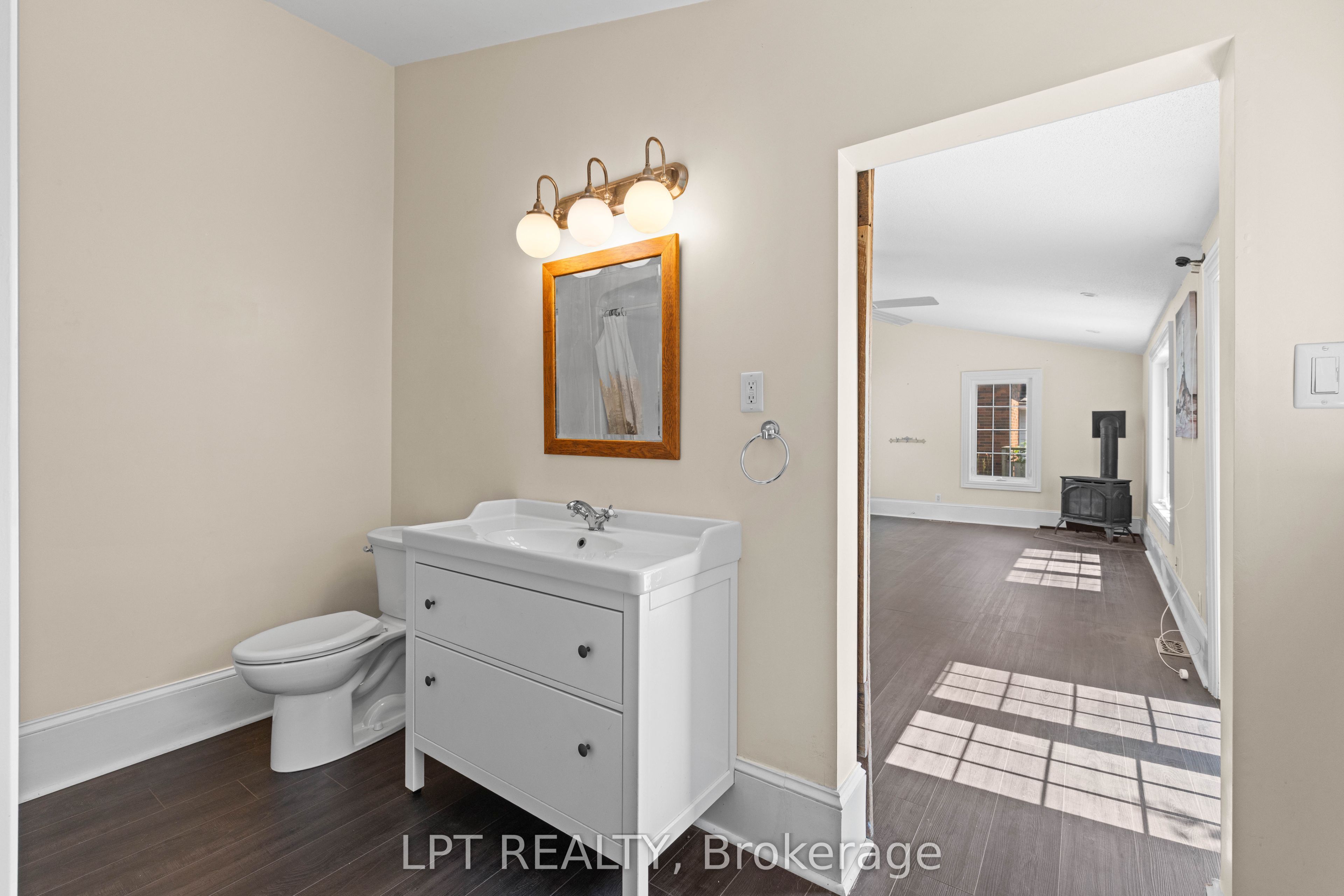 52 Parkside Drive E Property Photo 22