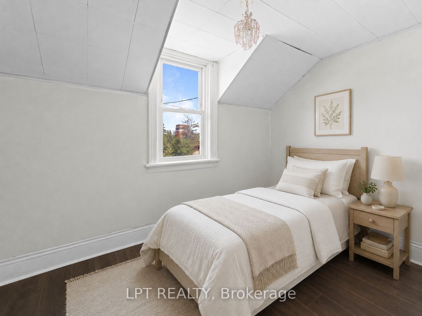 52 Parkside Drive E Property Photo 33