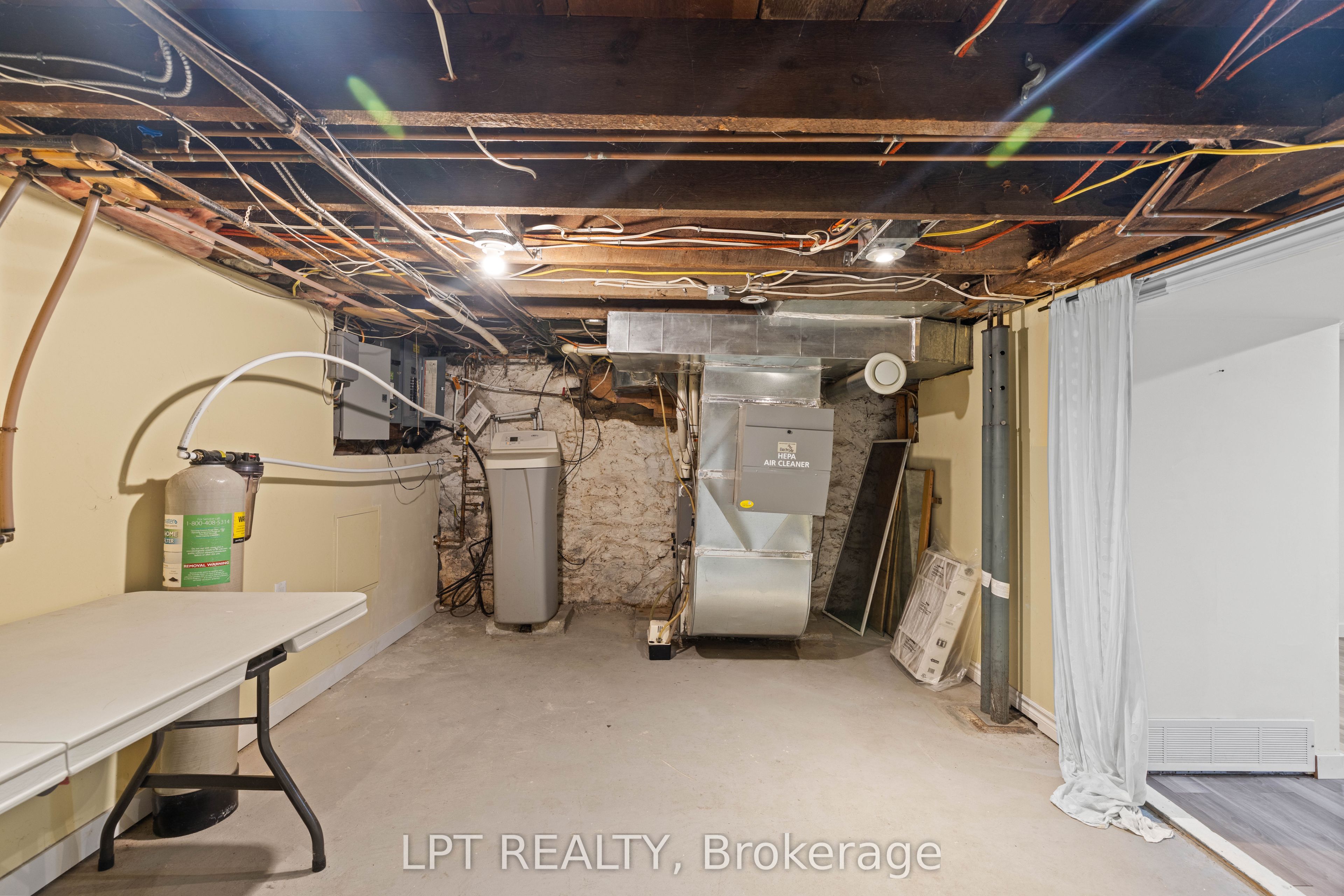 52 Parkside Drive E Property Photo 40