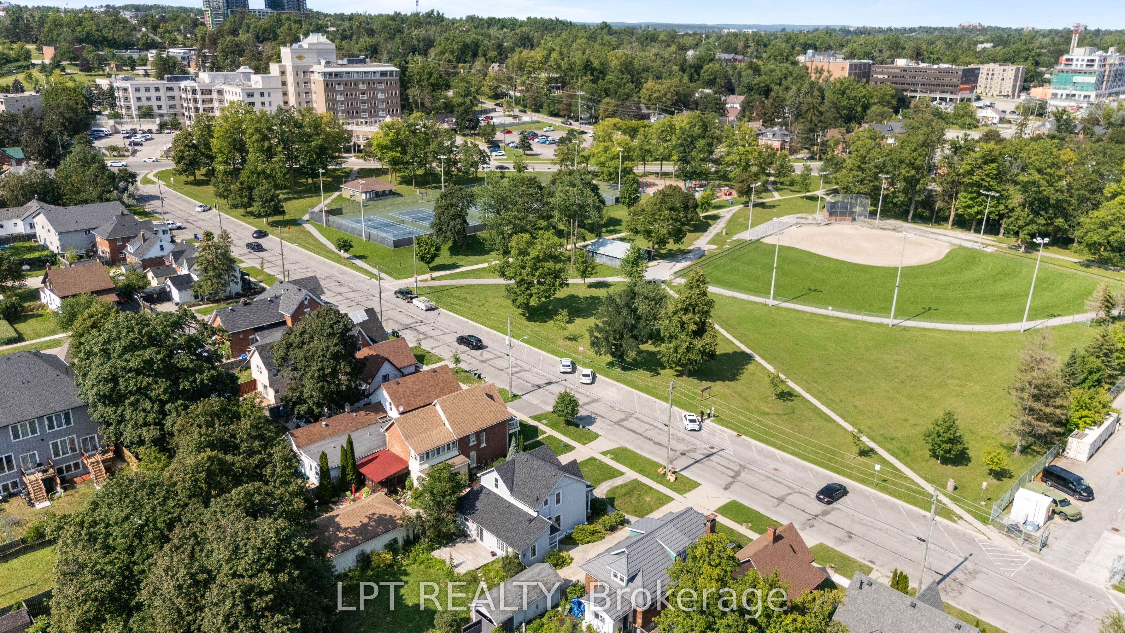 52 Parkside Drive E Property Photo 44