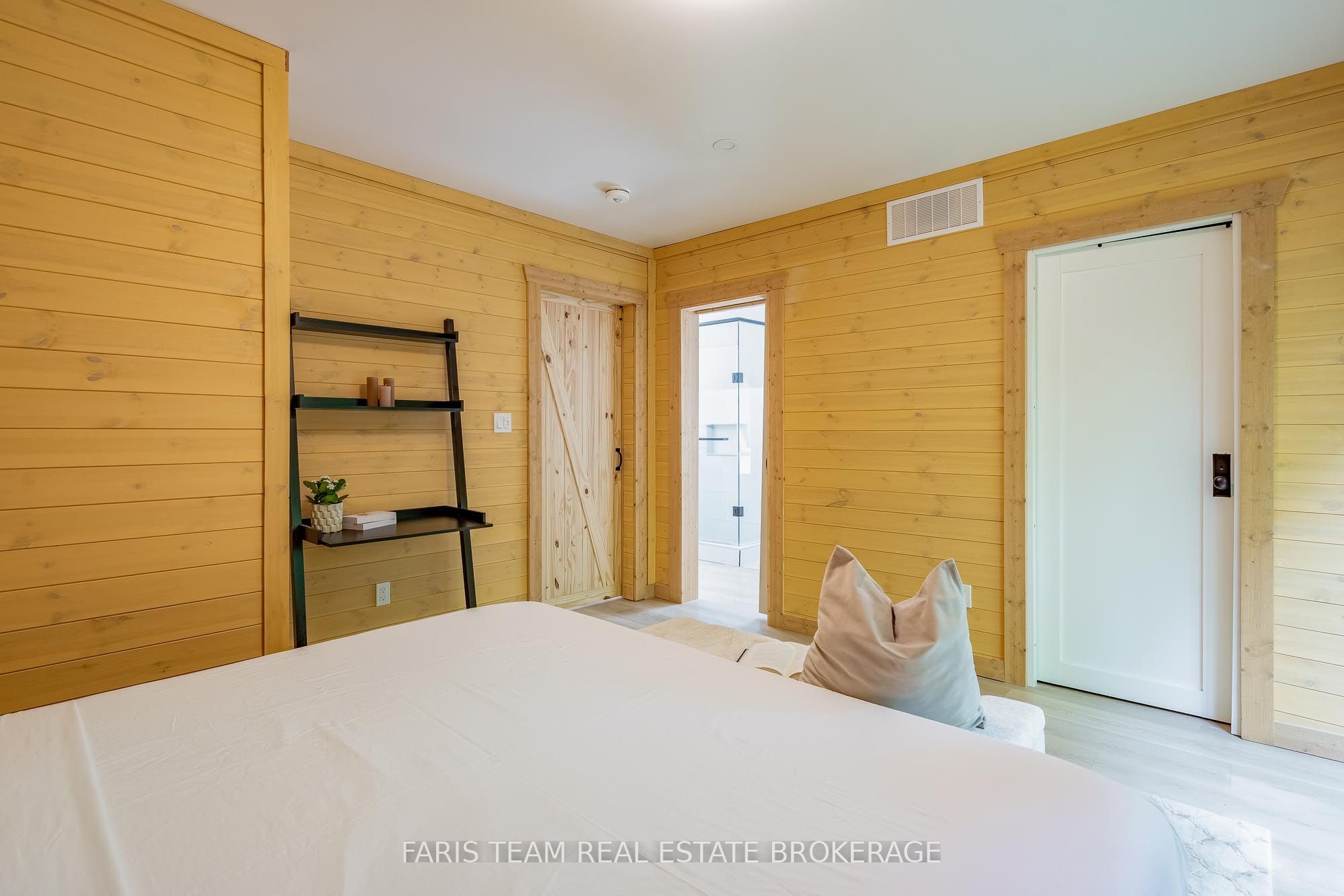1490 Champlain Road Property Photo 16